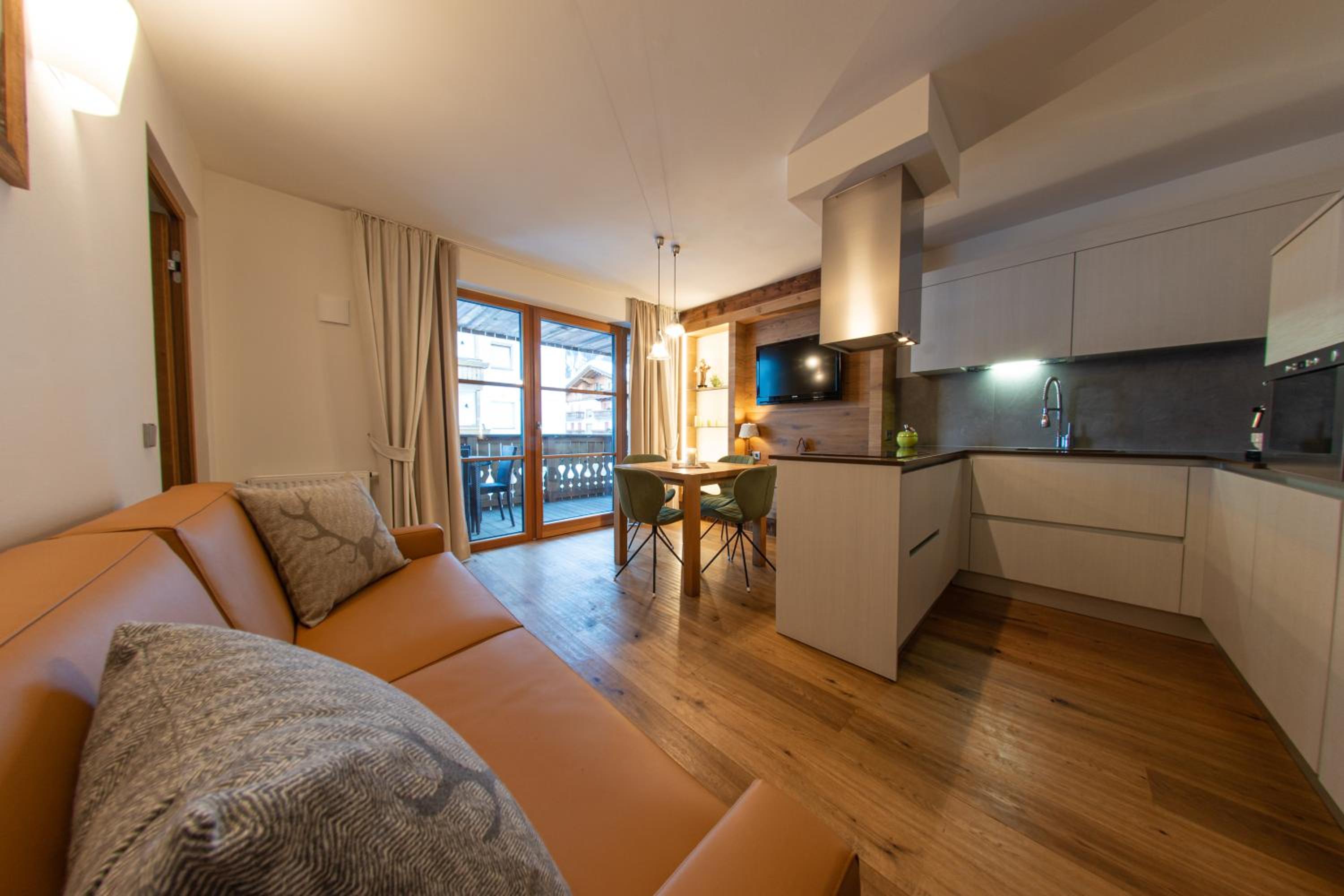 Deluxe Apartment with Terrace (4 Adults)