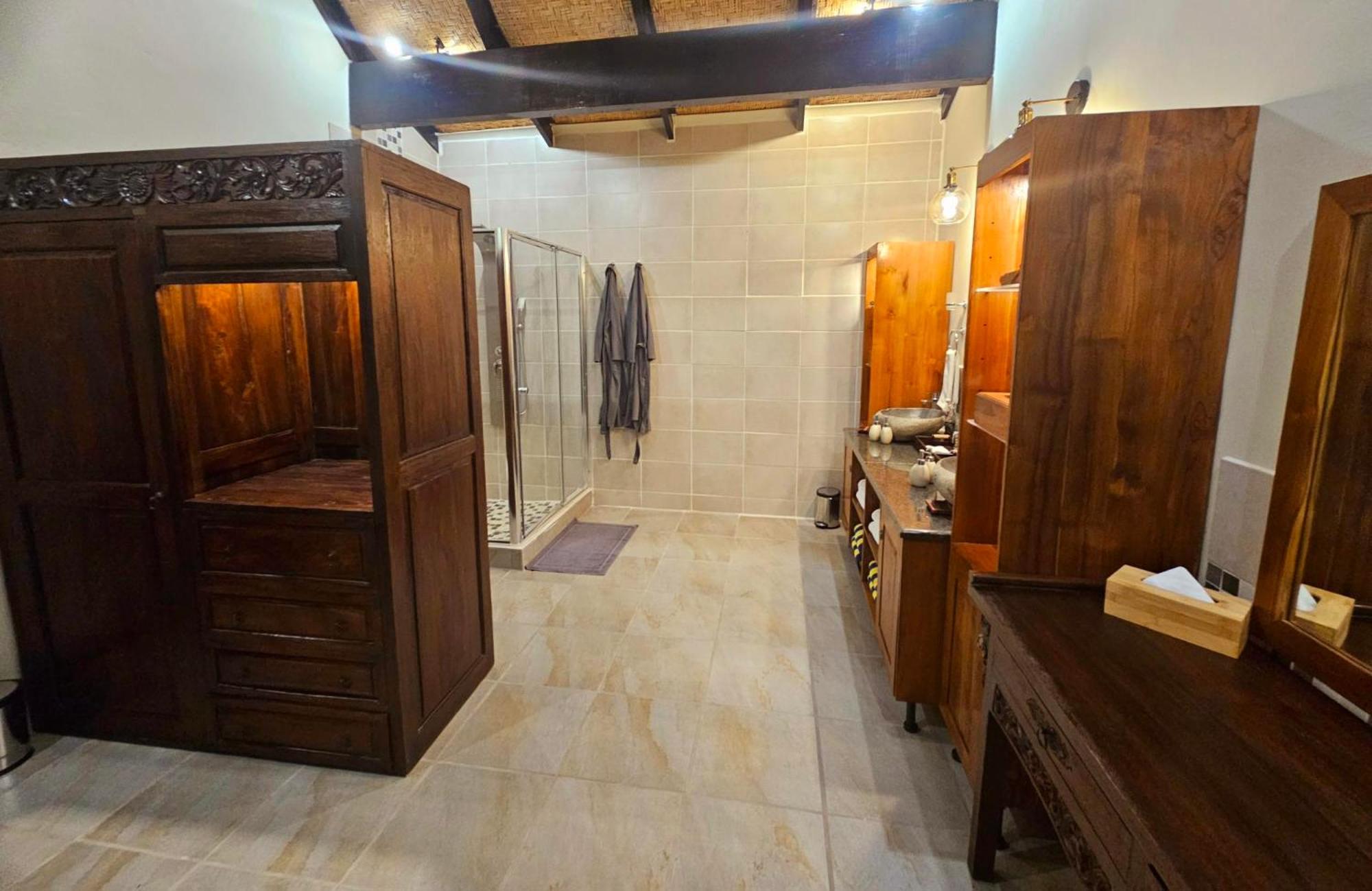 Two-Bedroom Villa - Photo 9