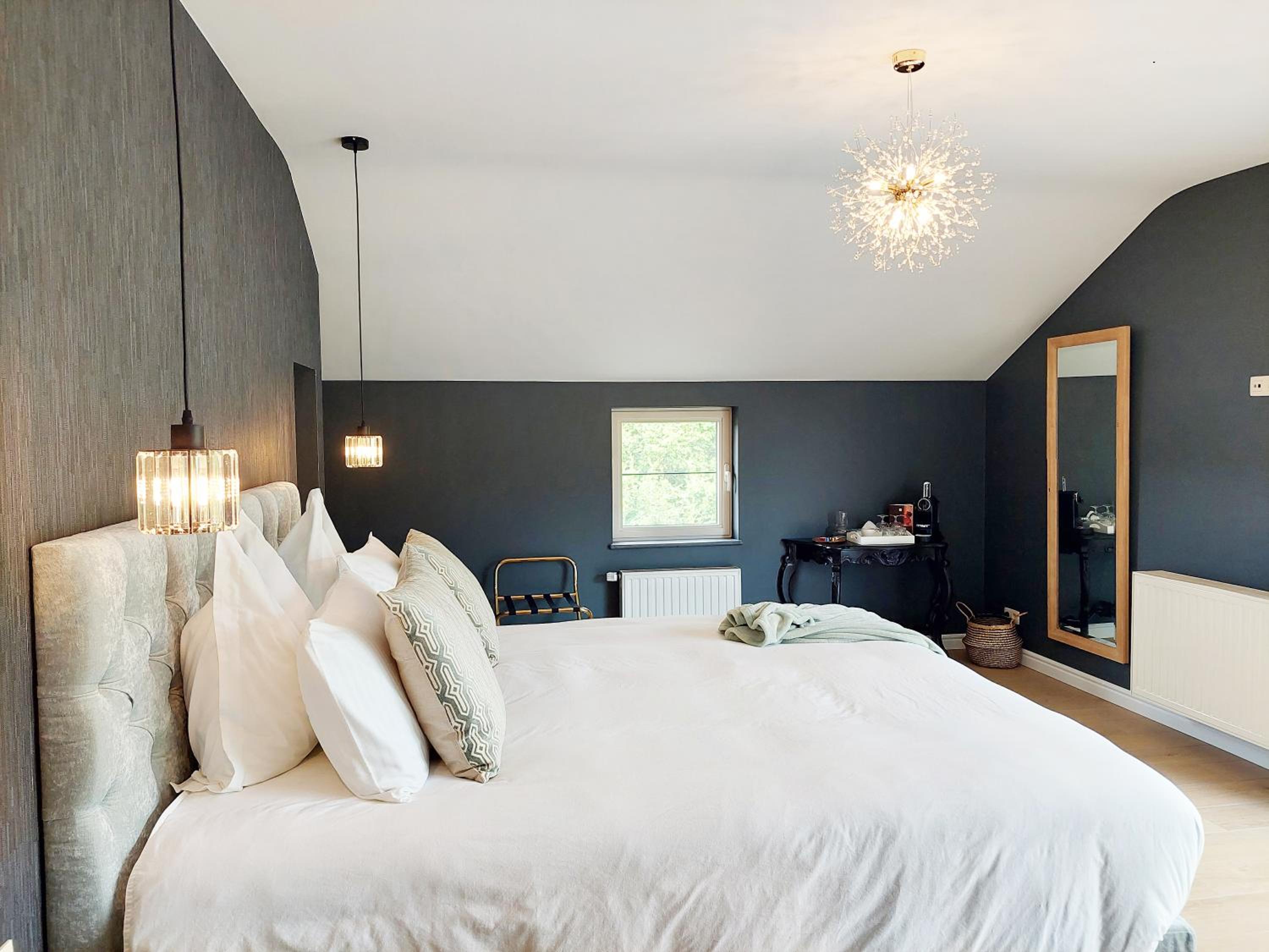 Deluxe King Room photo 3