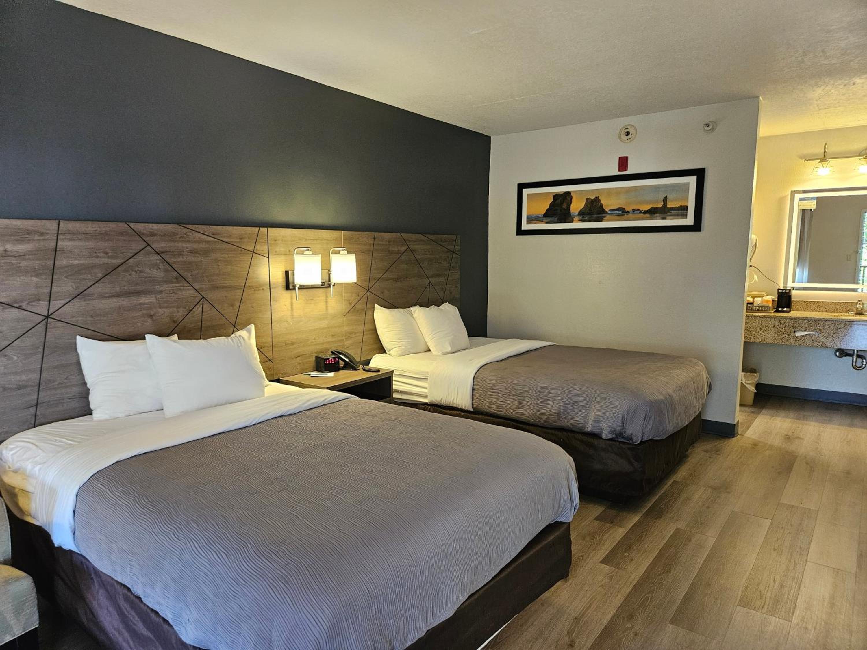 King Room - Accessible/Smoking - Photo 2