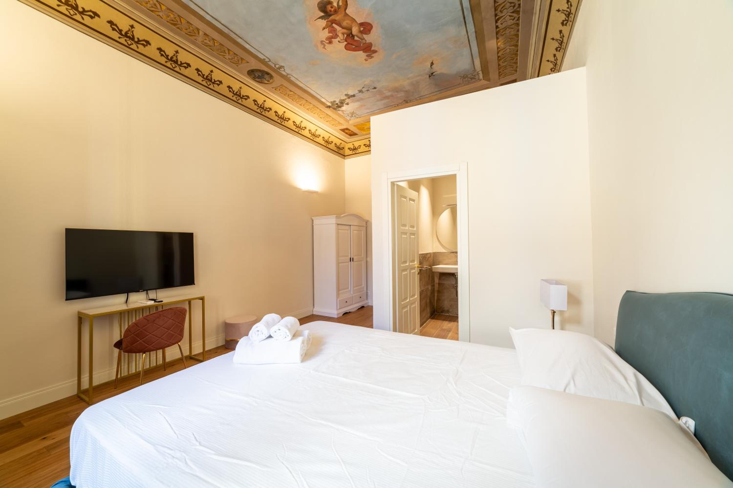 Large Double Room photo 2