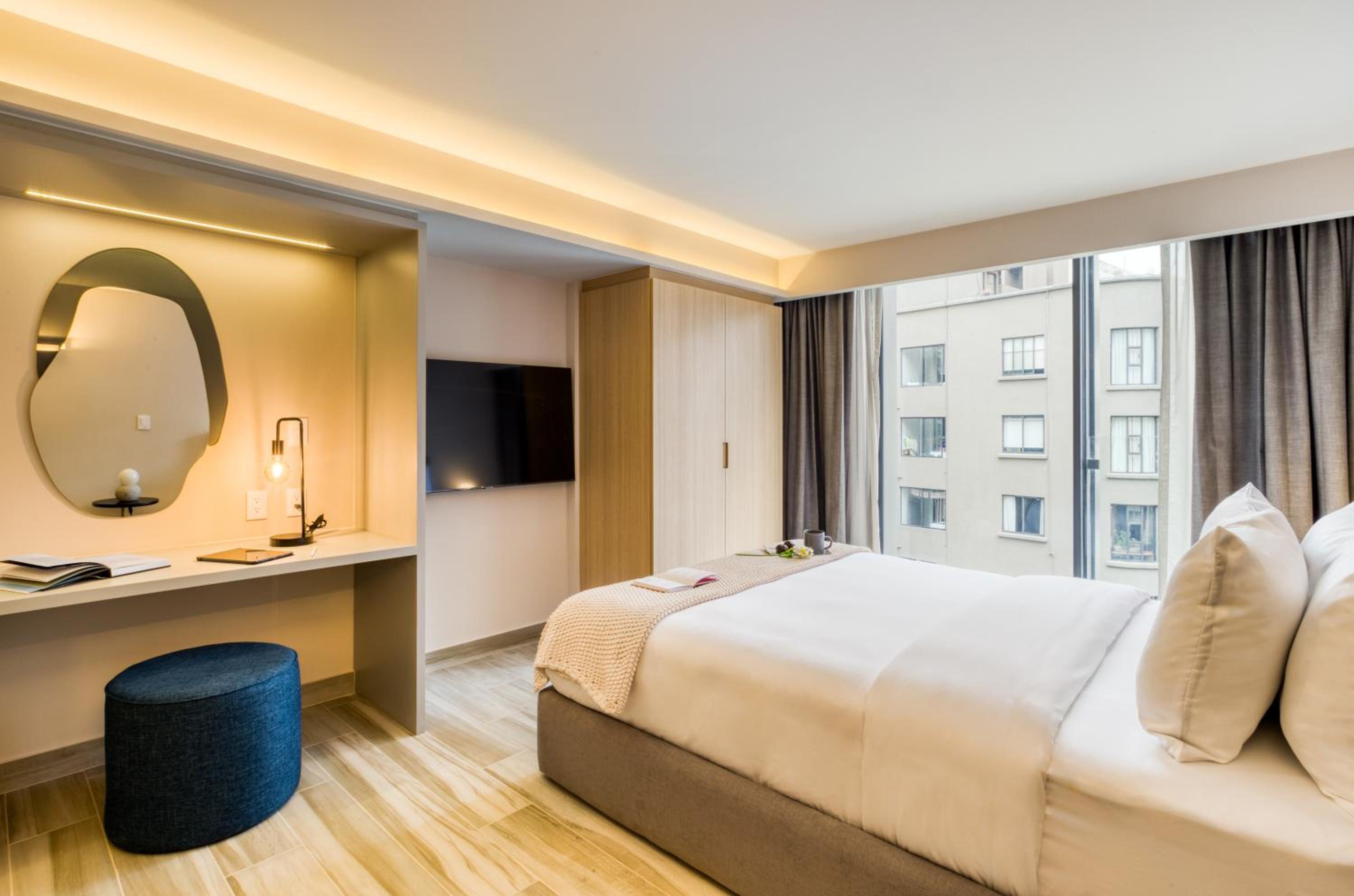 Deluxe Suite - Photo 8