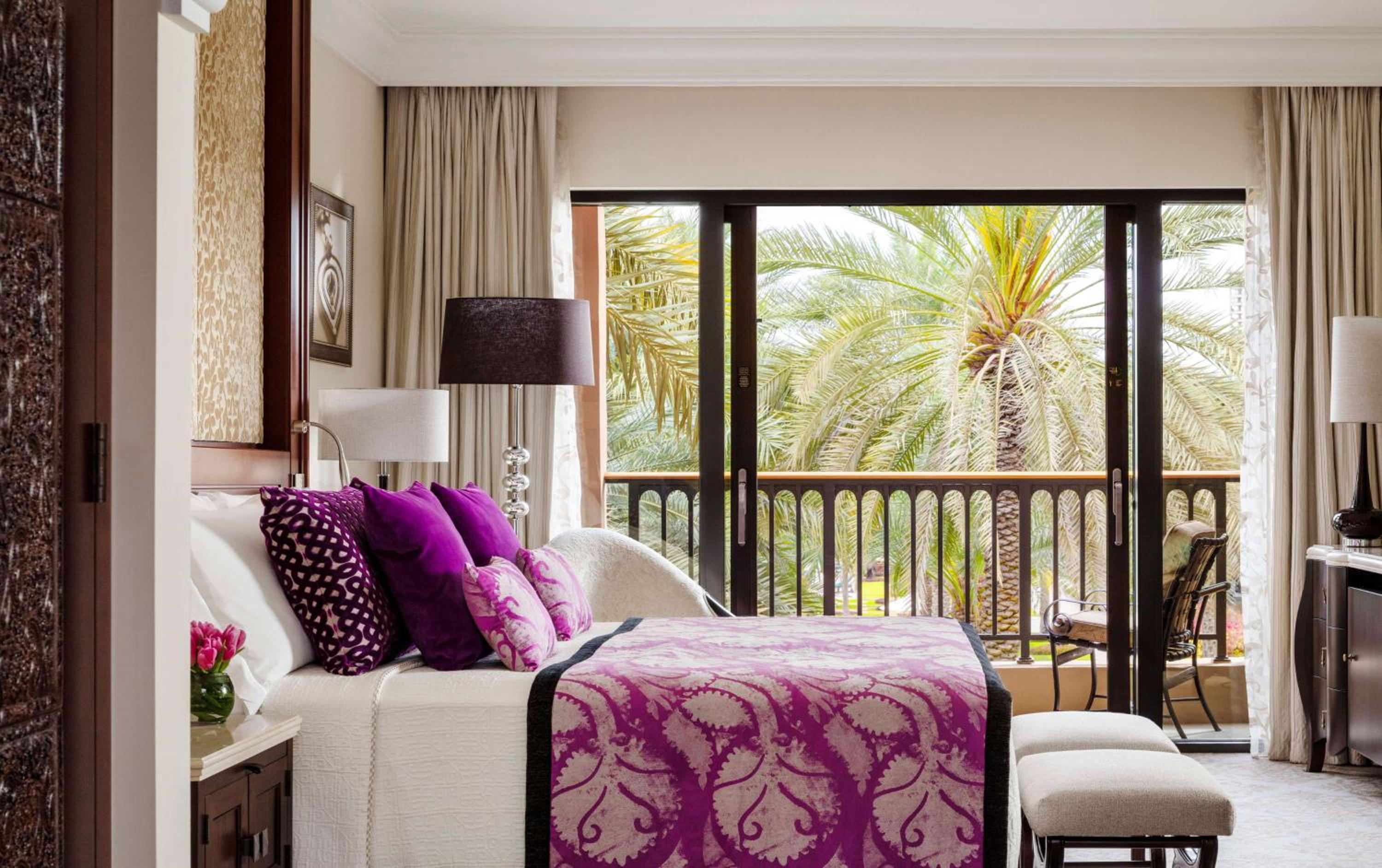 Palace Manzil Superior King Room – UAE Resident, UAE ID Mandatory - includes 500 AED daily credit, Host Service, Afternoon Tea, Evening Drinks, Waterpark Access