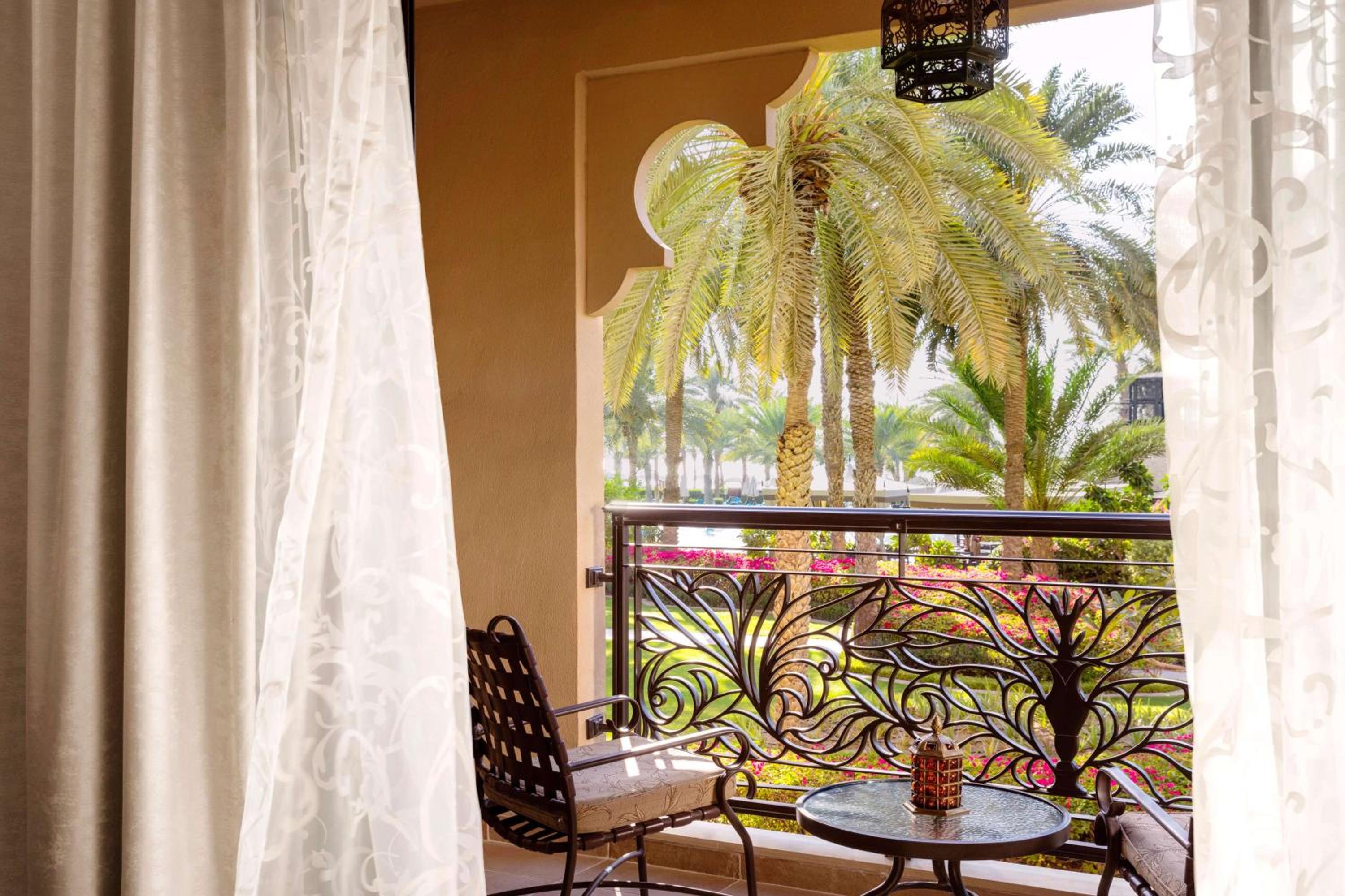 Arabian Court Deluxe Double Double Room With Waterpark Access