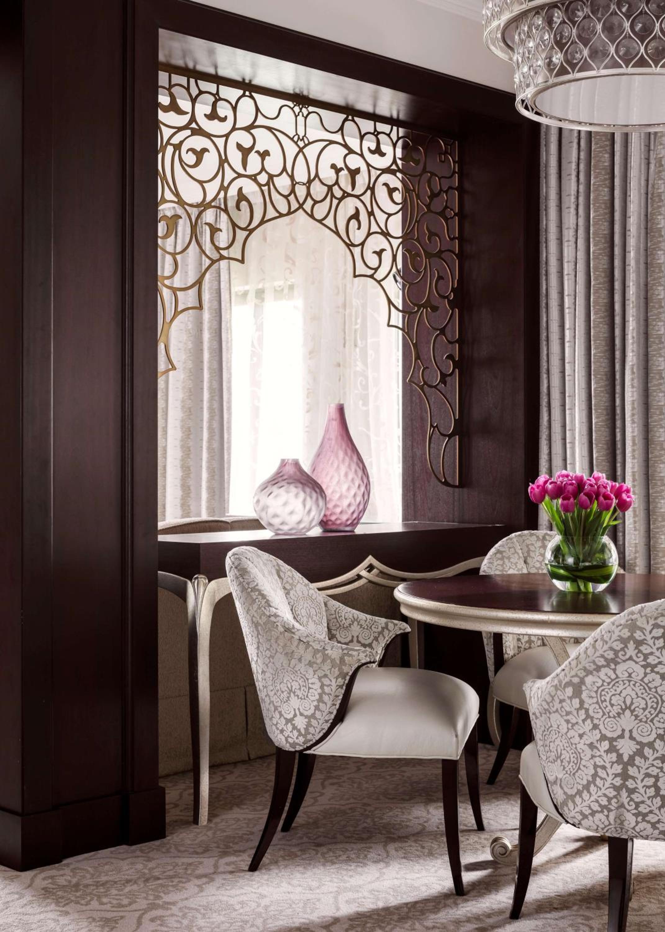 Arabian Court Executive Suite - includes DRIFT Beach Club Access, Host Service, Waterpark Access