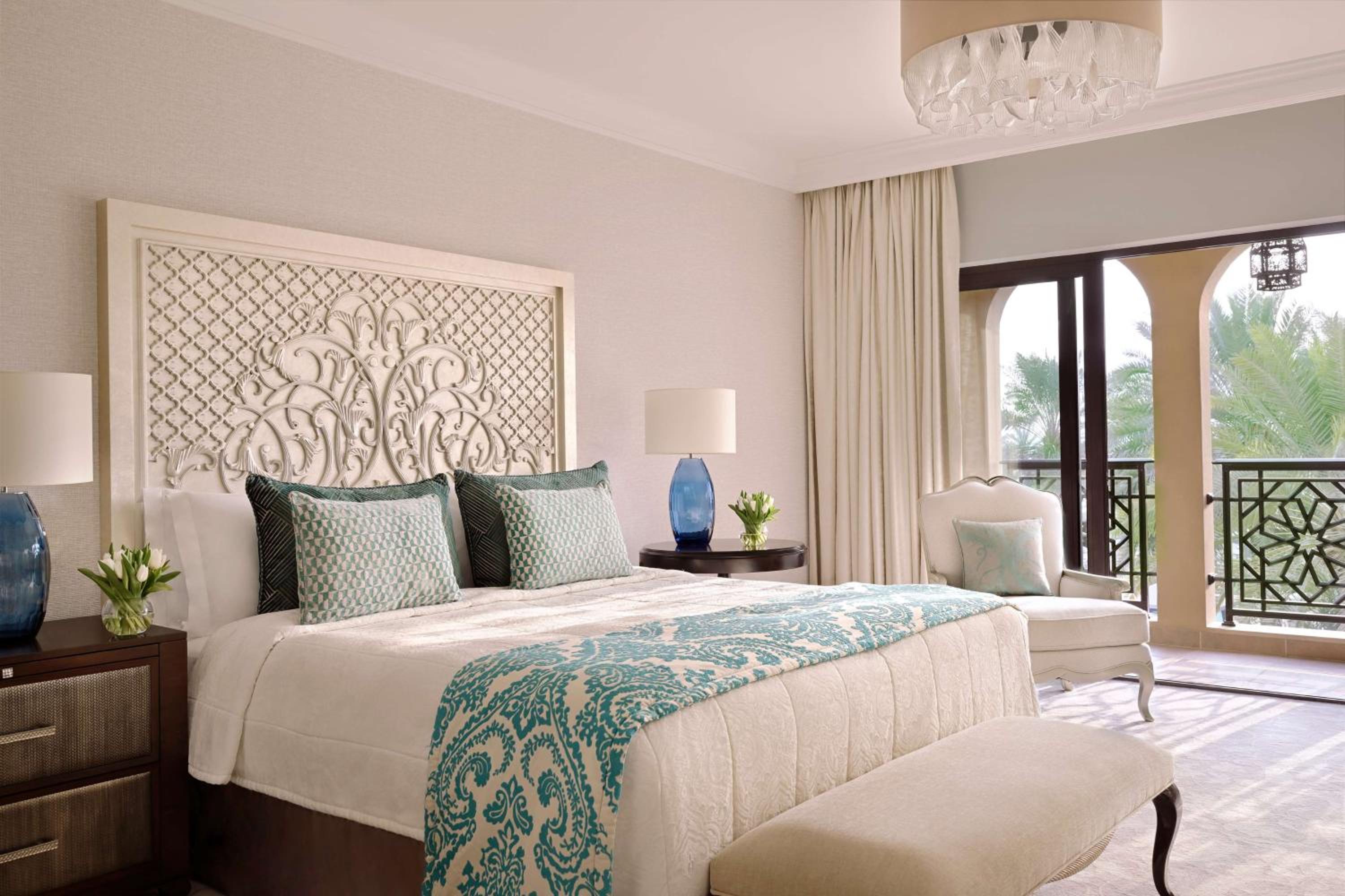 Arabian Court Deluxe King Room – UAE Resident, UAE ID Mandatory - includes 500 AED daily credit, Waterpark Access