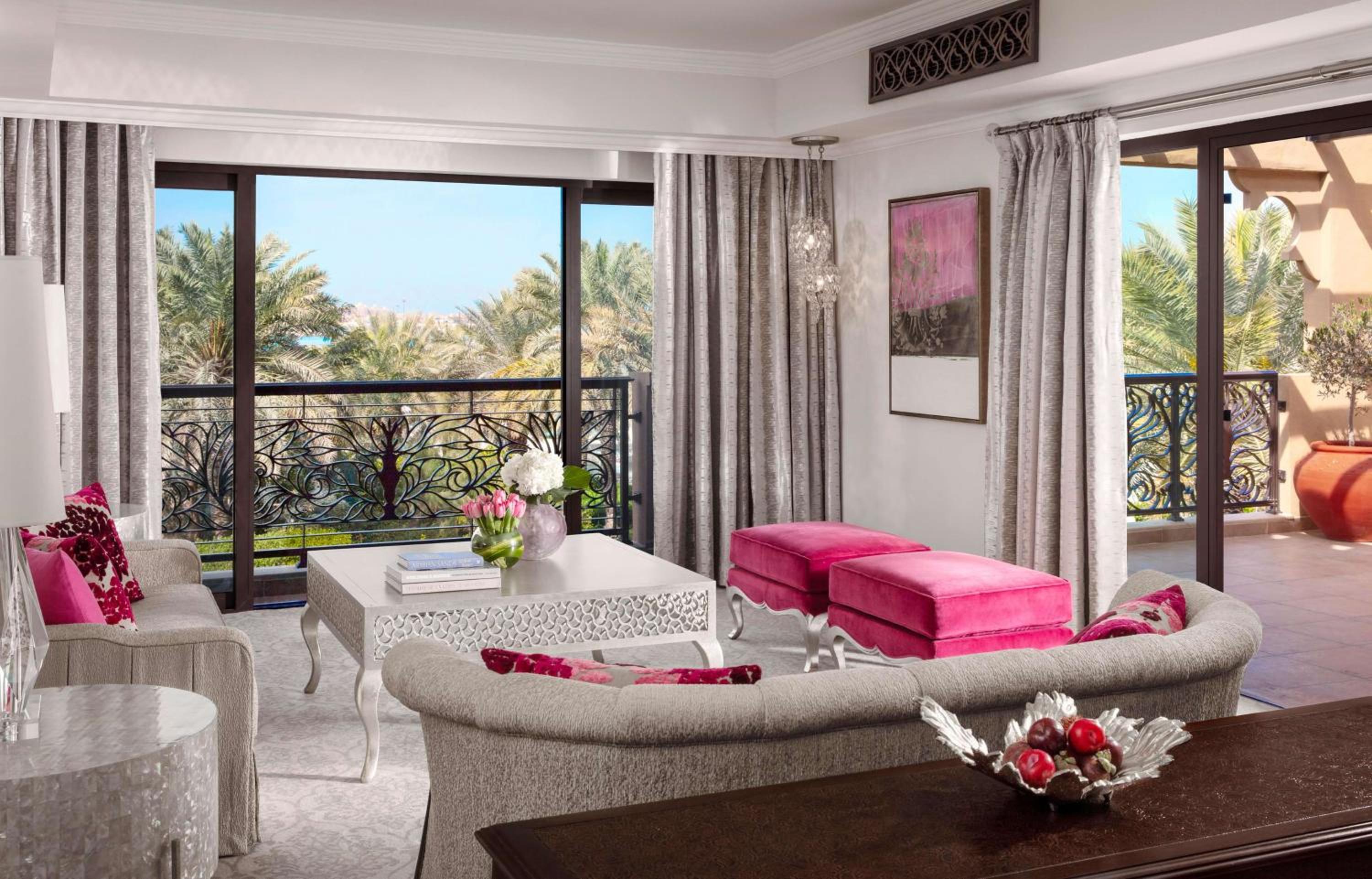 Arabian Court Prince Suite - includes DRIFT Beach Club Access, Host Service, Waterpark Access