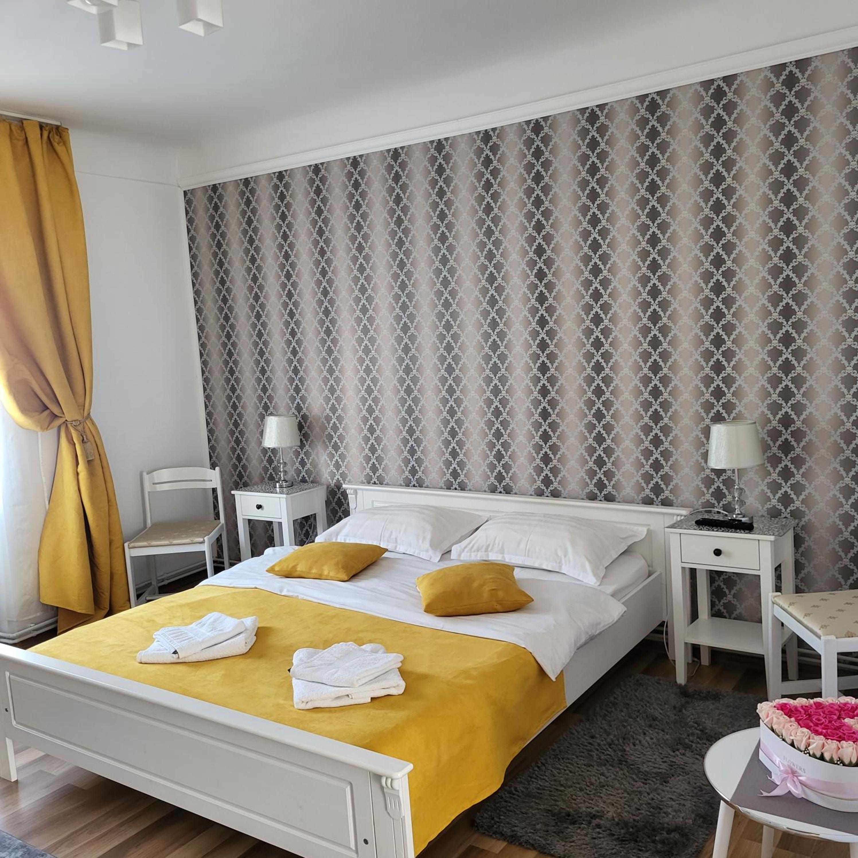 Deluxe Double Room - Photo 1