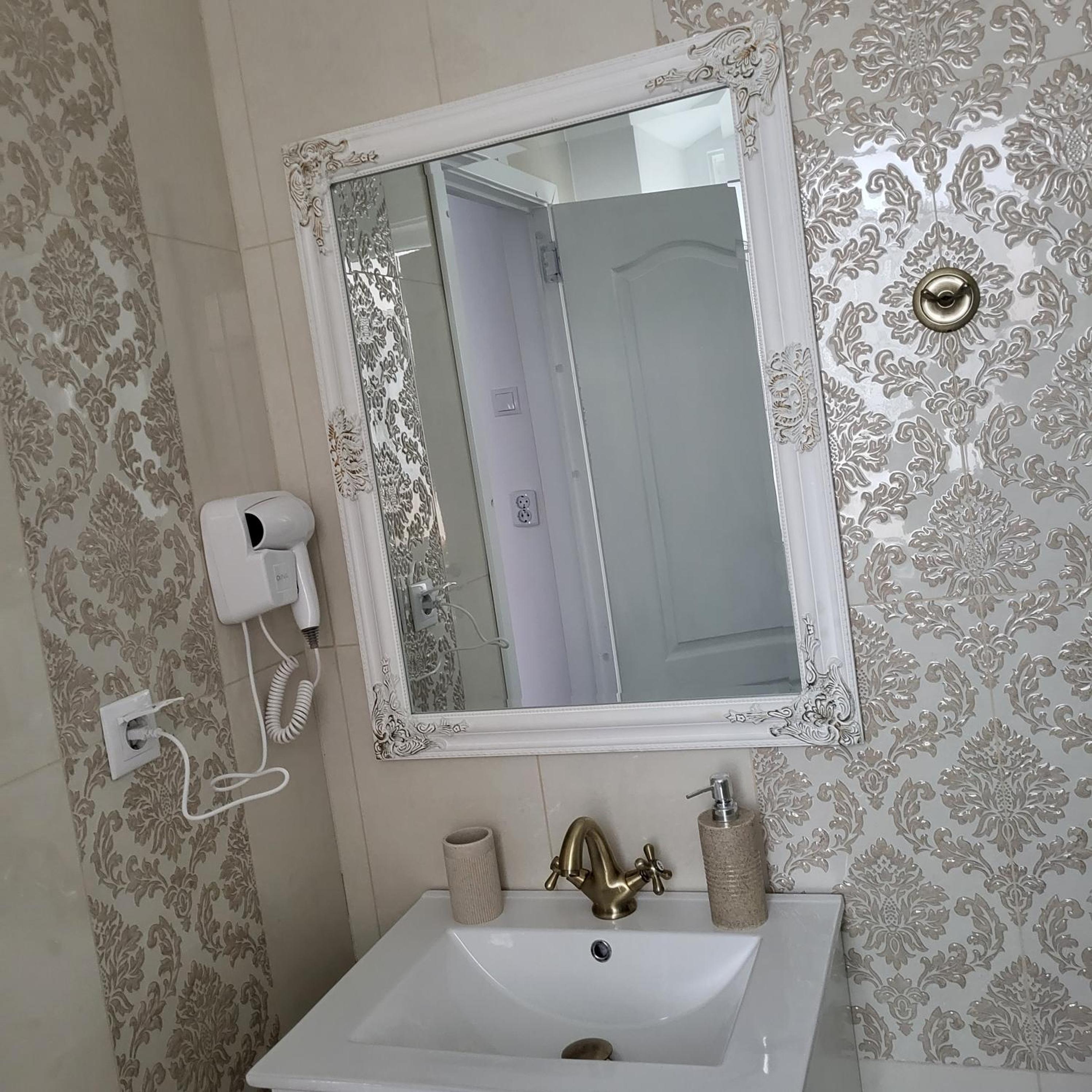 Deluxe Double Room - Photo 10