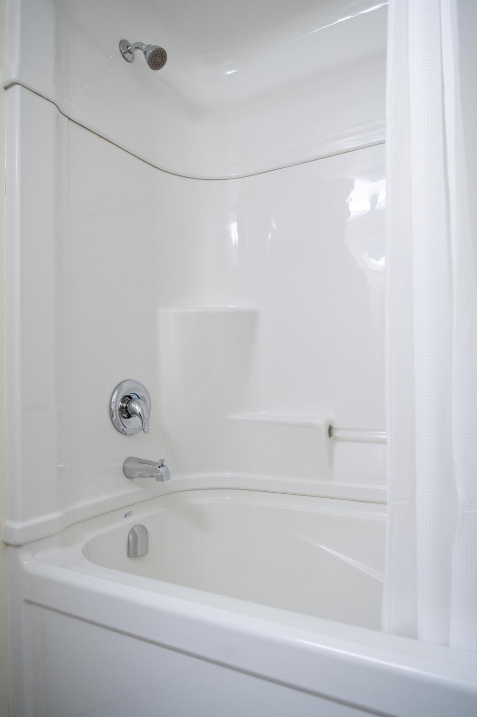 One Queen Bed with Jacuzzi - Photo 11