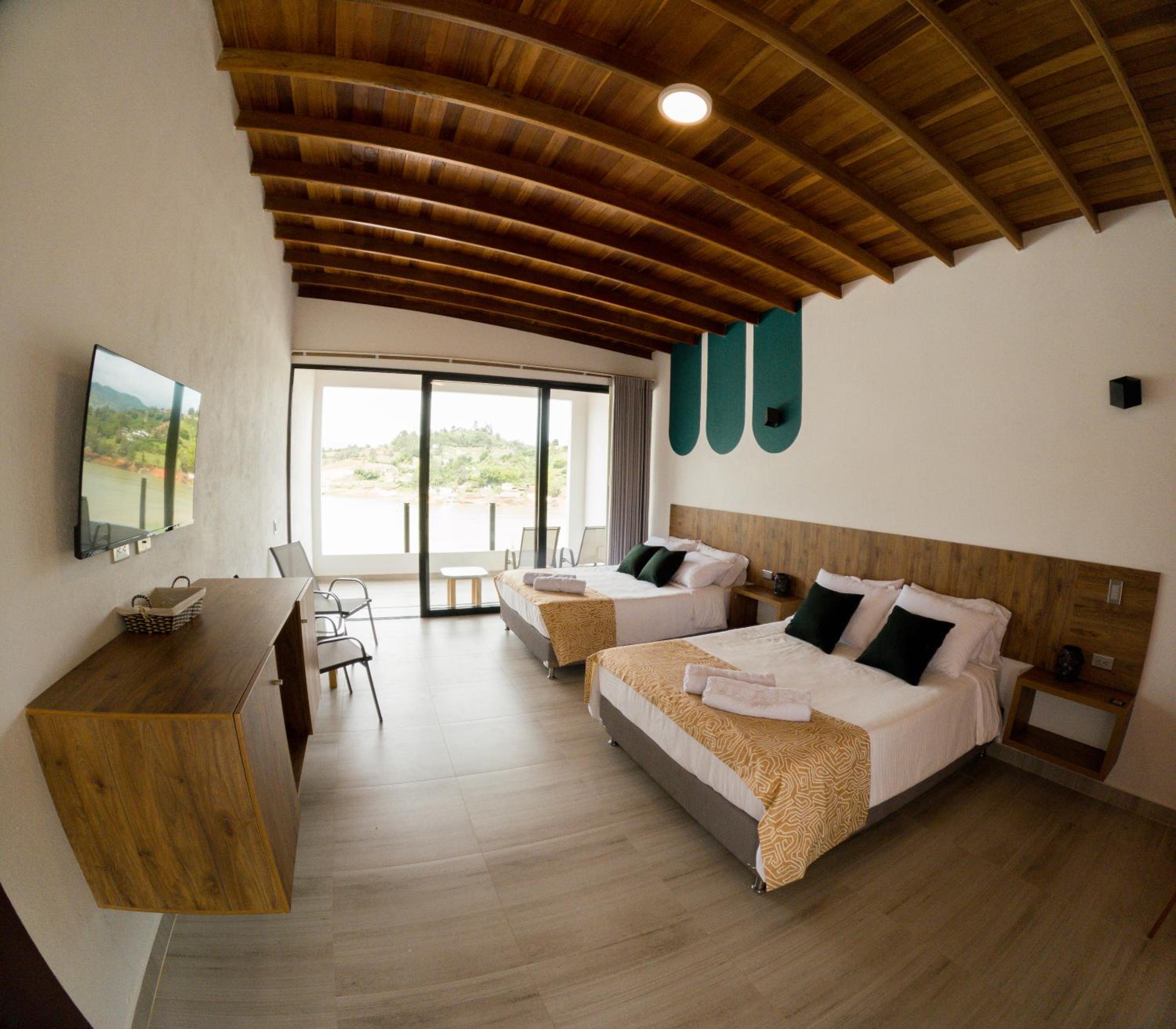 Superior Triple Room photo 2