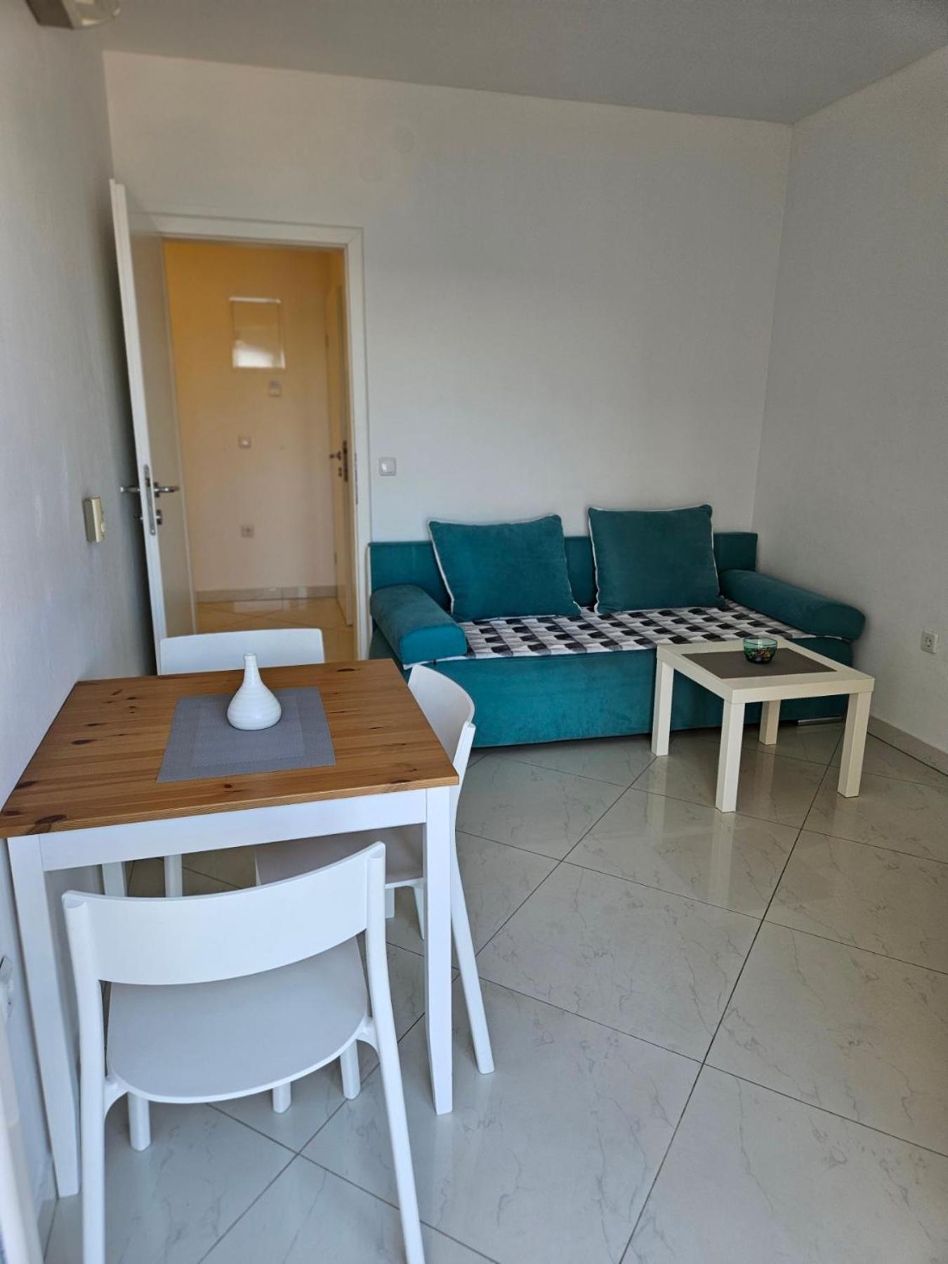 One-Bedroom Apartment - Sea Side photo 2