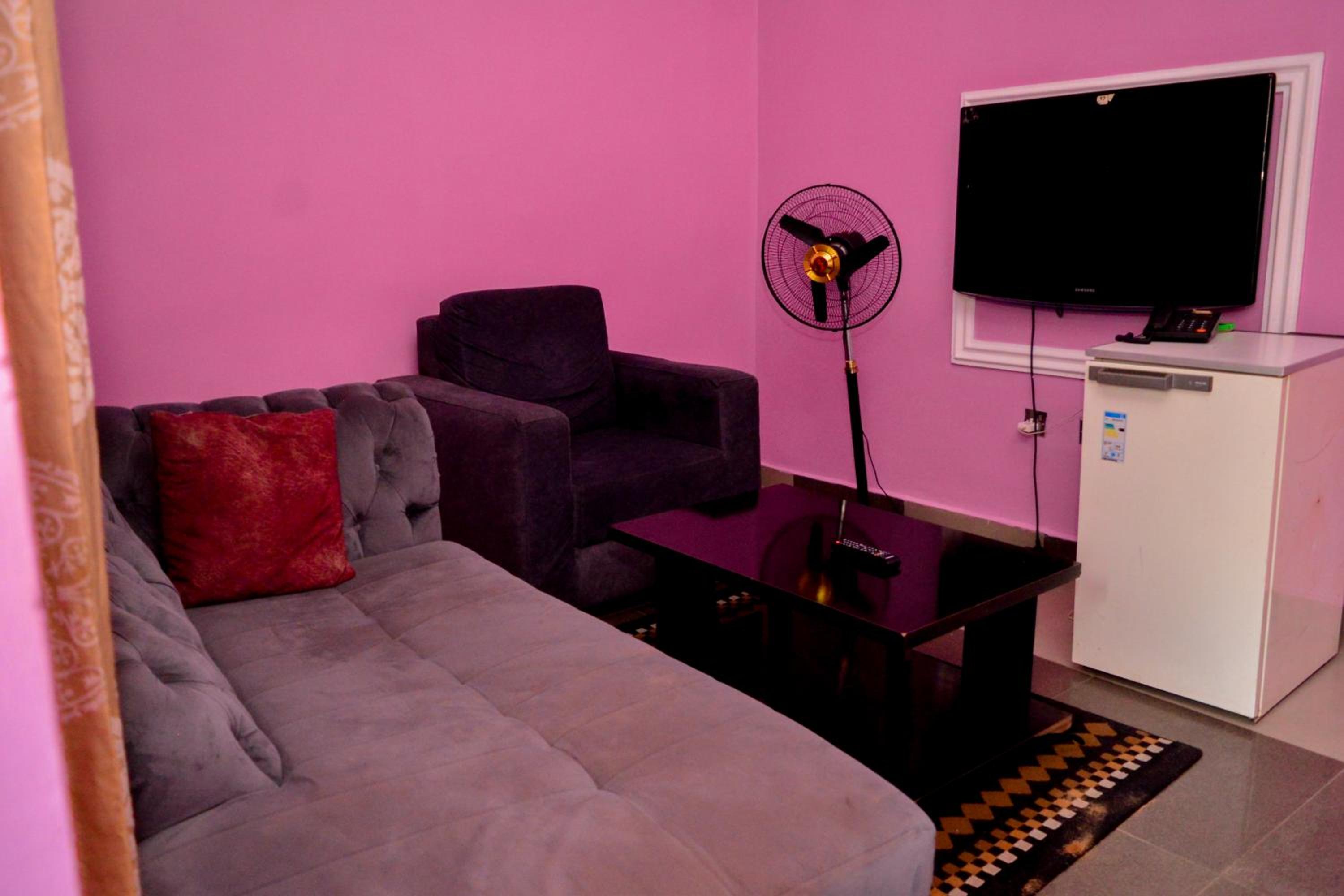 Apartment photo 2
