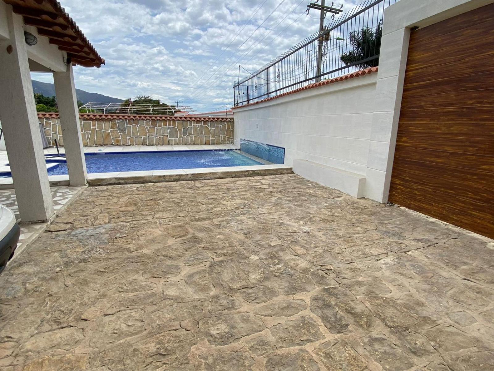 Villa photo 2
