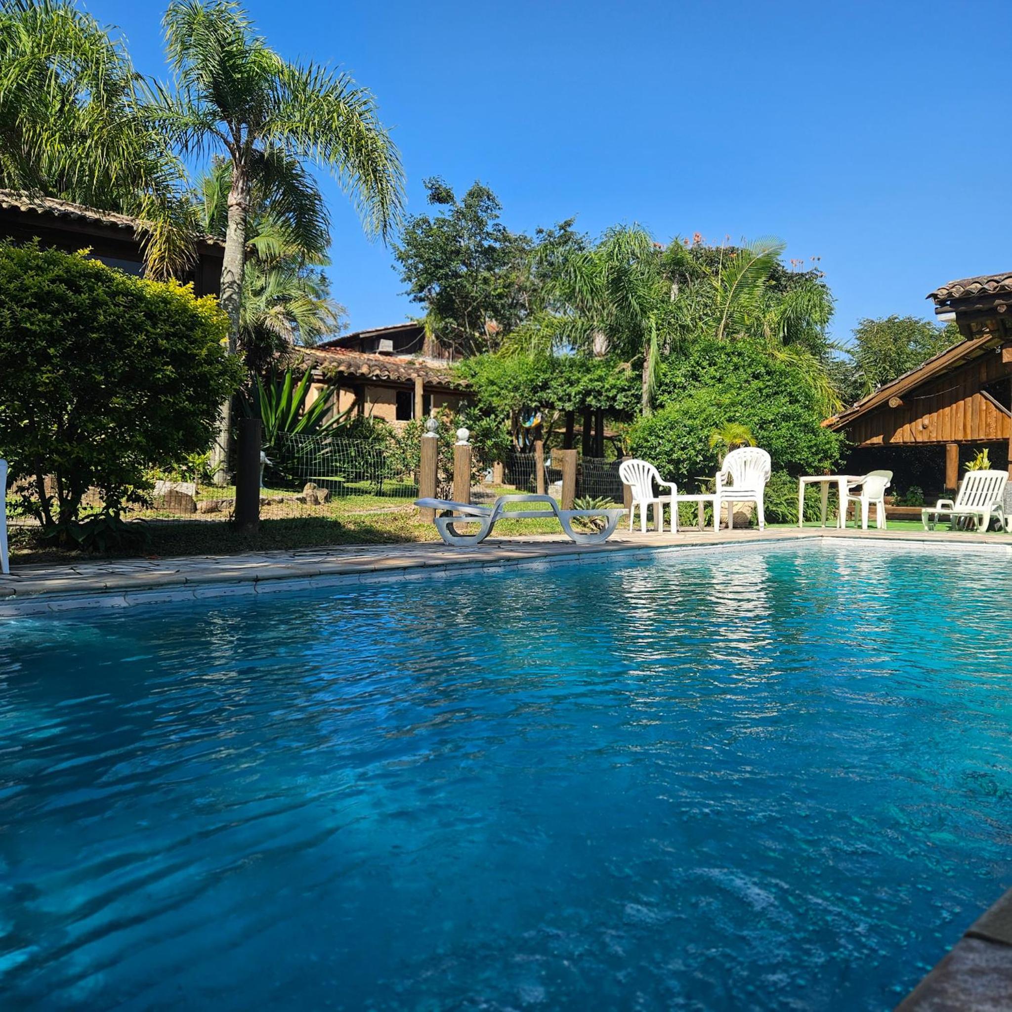 Suite with Pool View - Photo 18