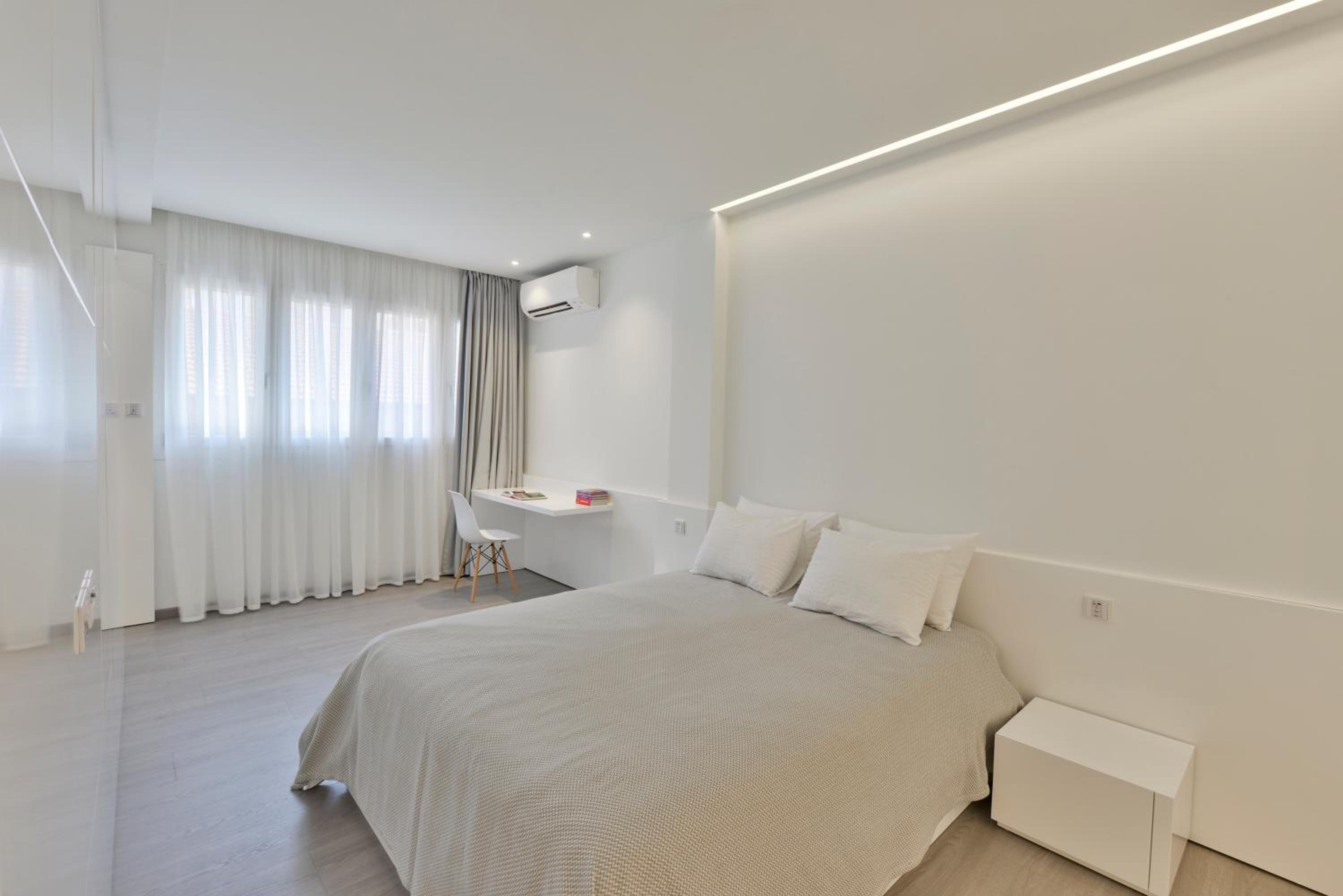 Apartment with City View