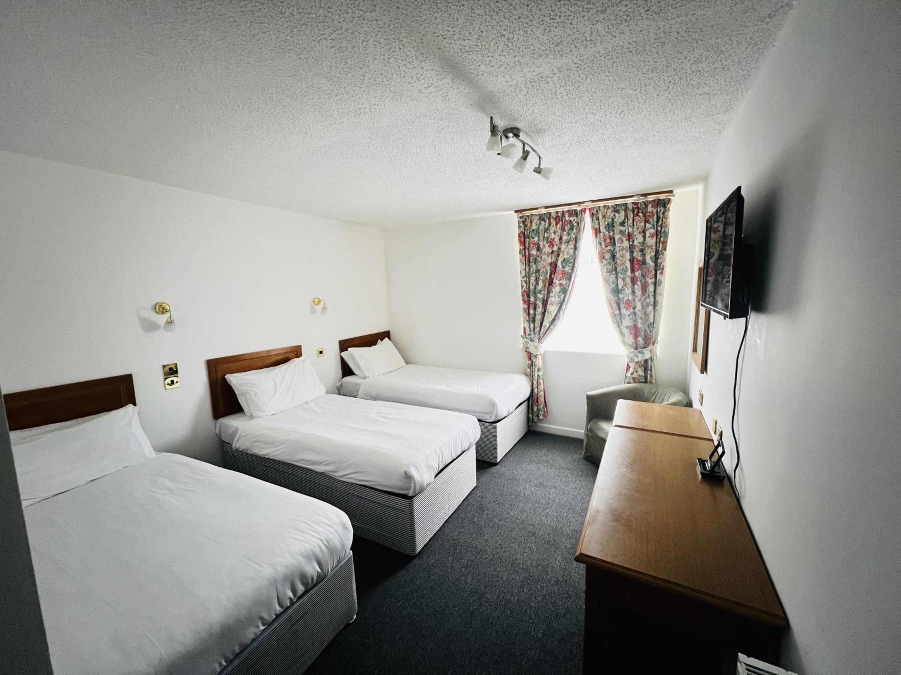 Triple Room photo 2