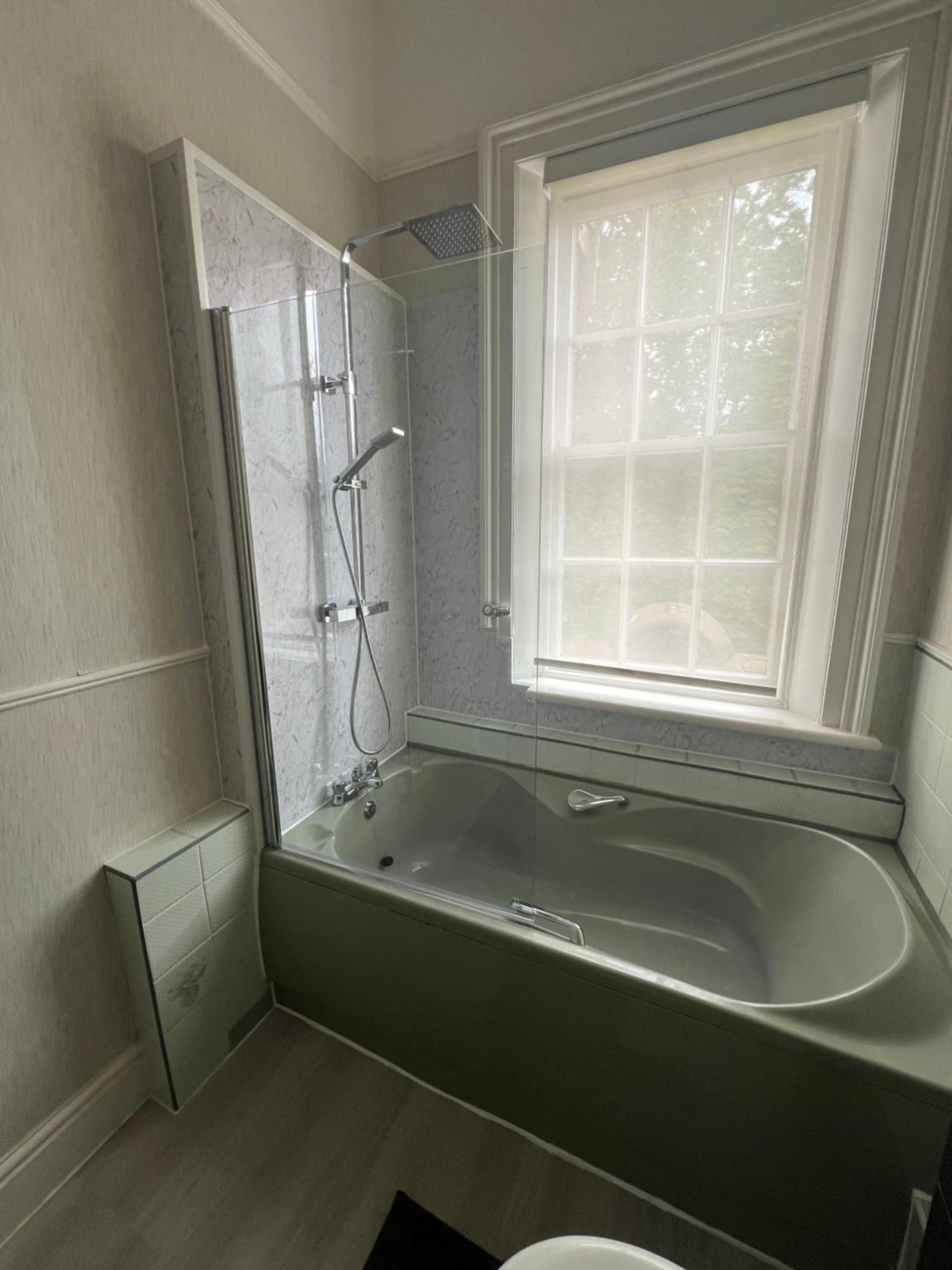 Deluxe King Suite photo 3