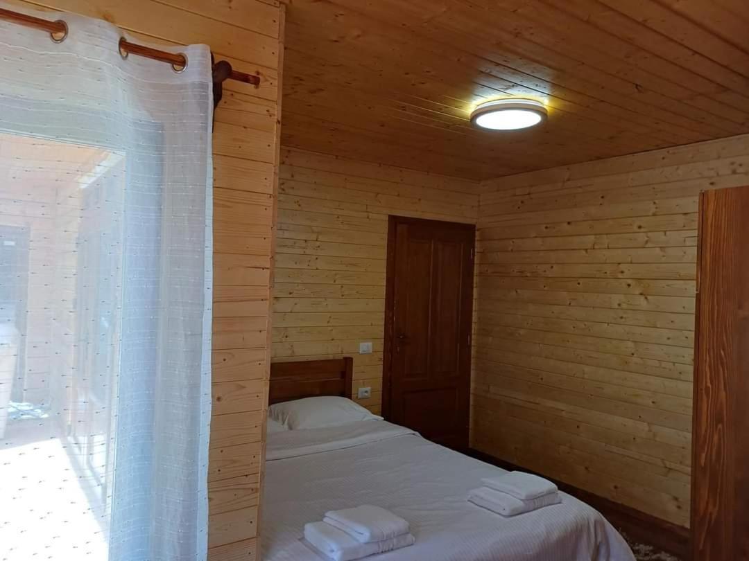 Deluxe Room (2 Adults + 1 Child)
