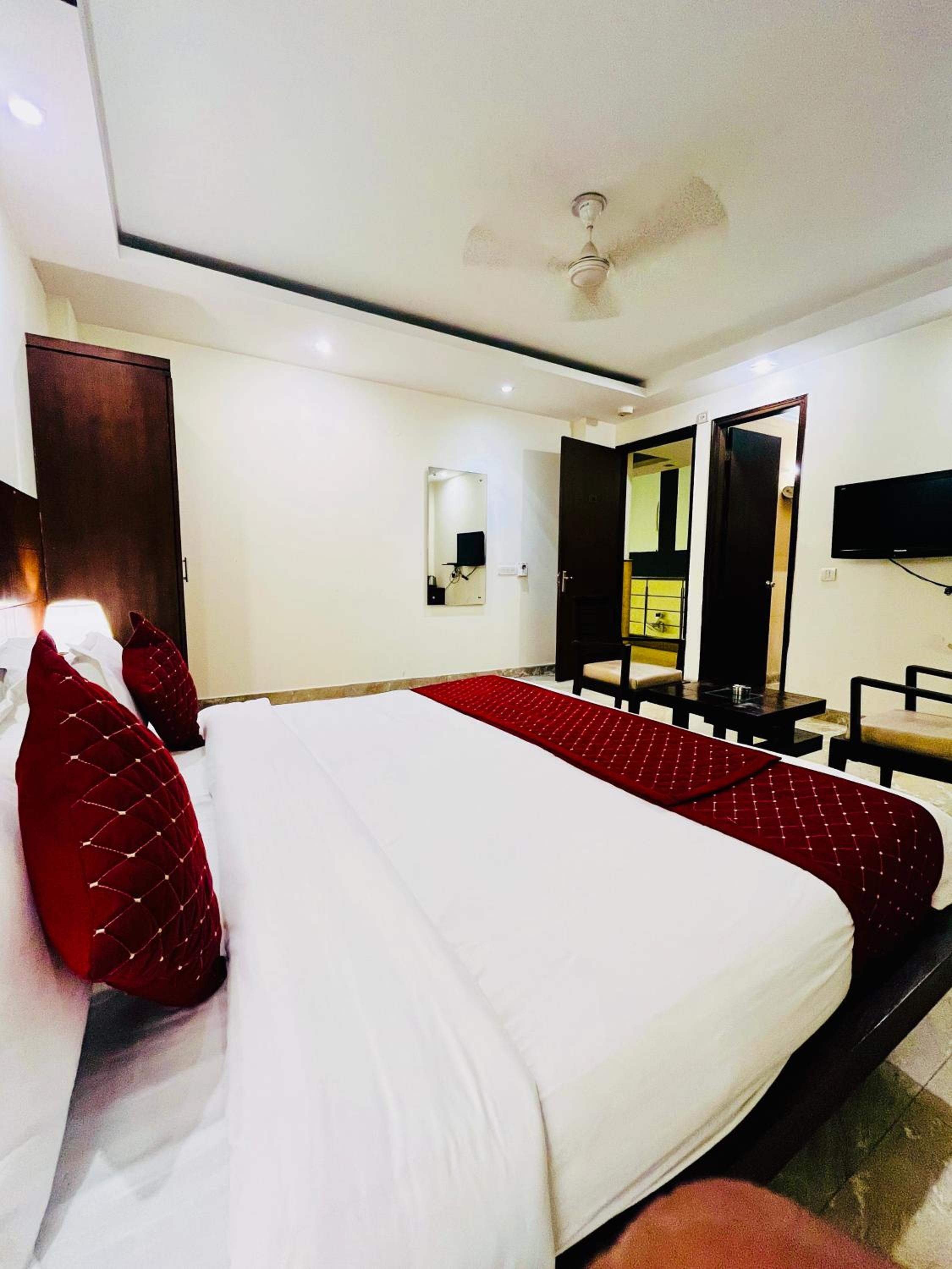 Deluxe Double Room - Photo 1