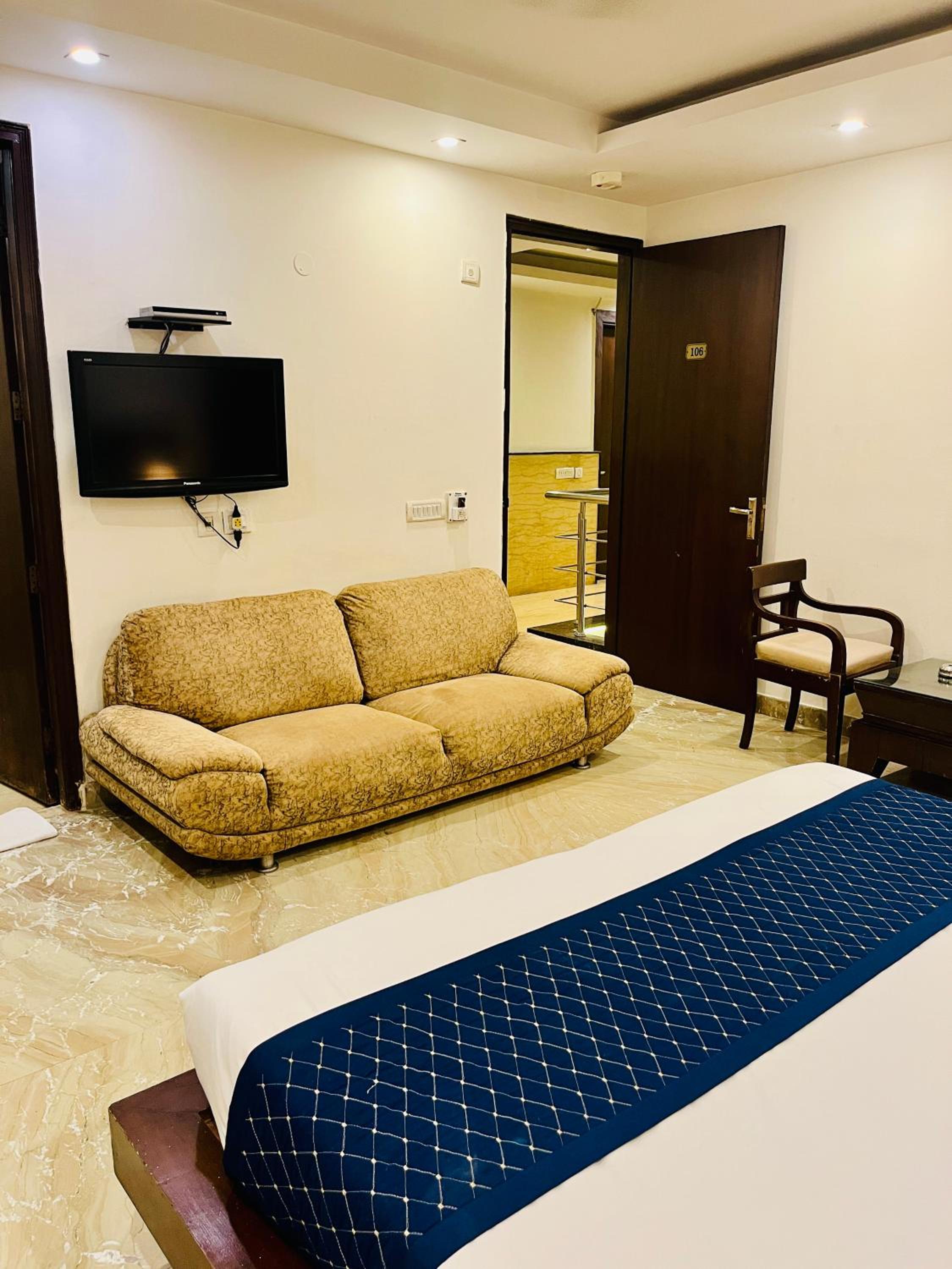 Superior King Room - Photo 2