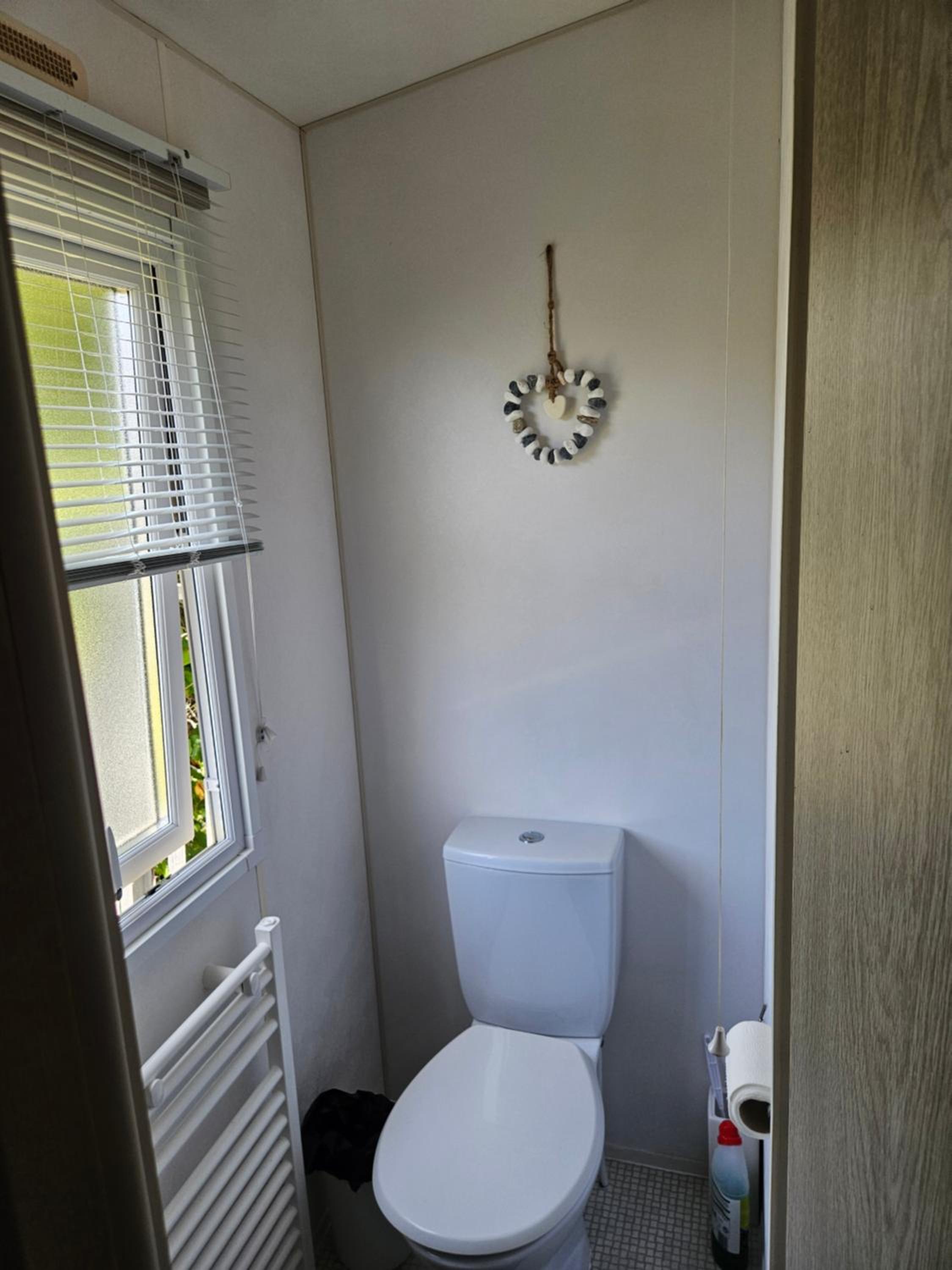 Mobile Home photo 3