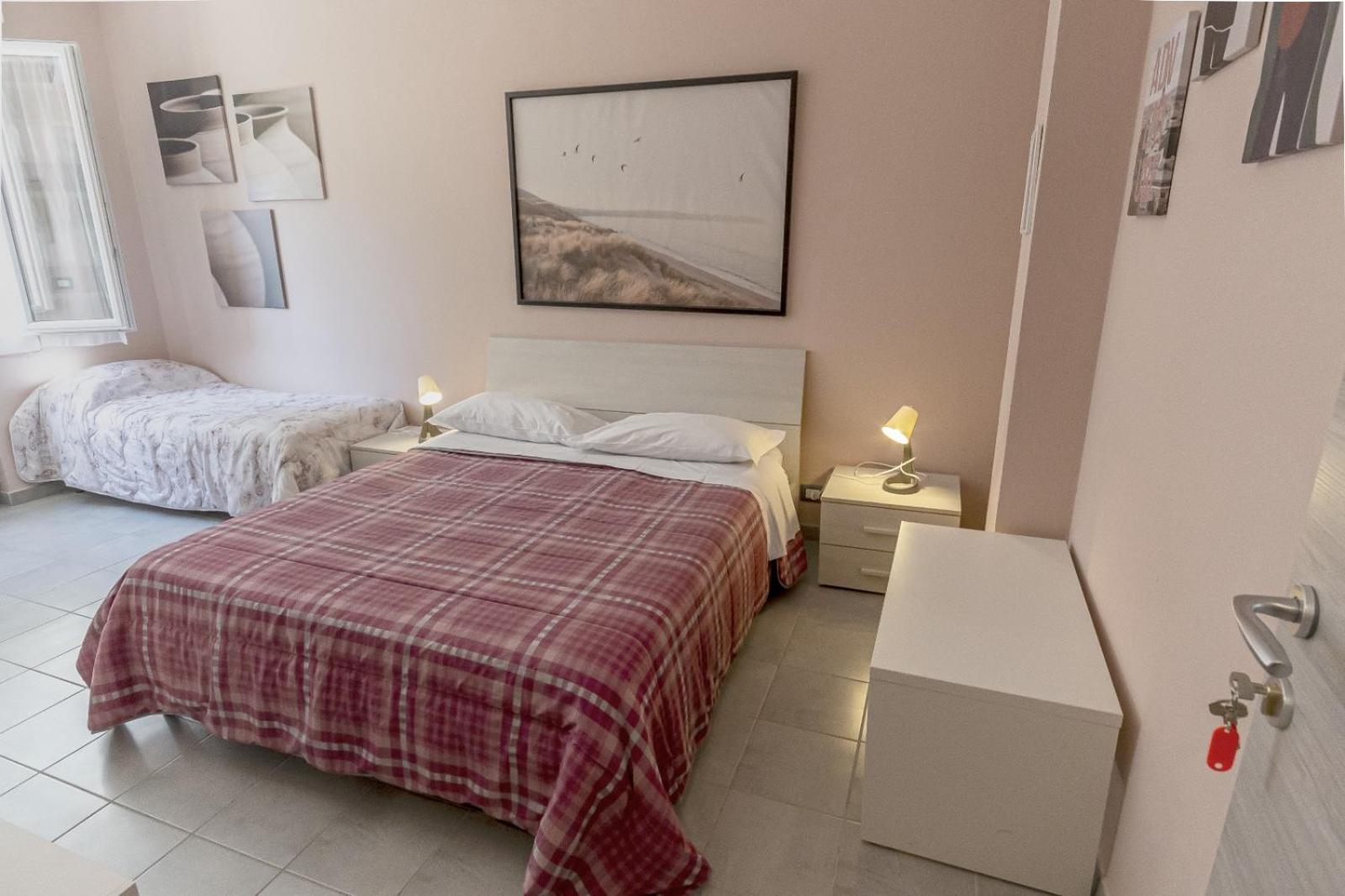 Superior Triple Room with Private Bathroom photo 3