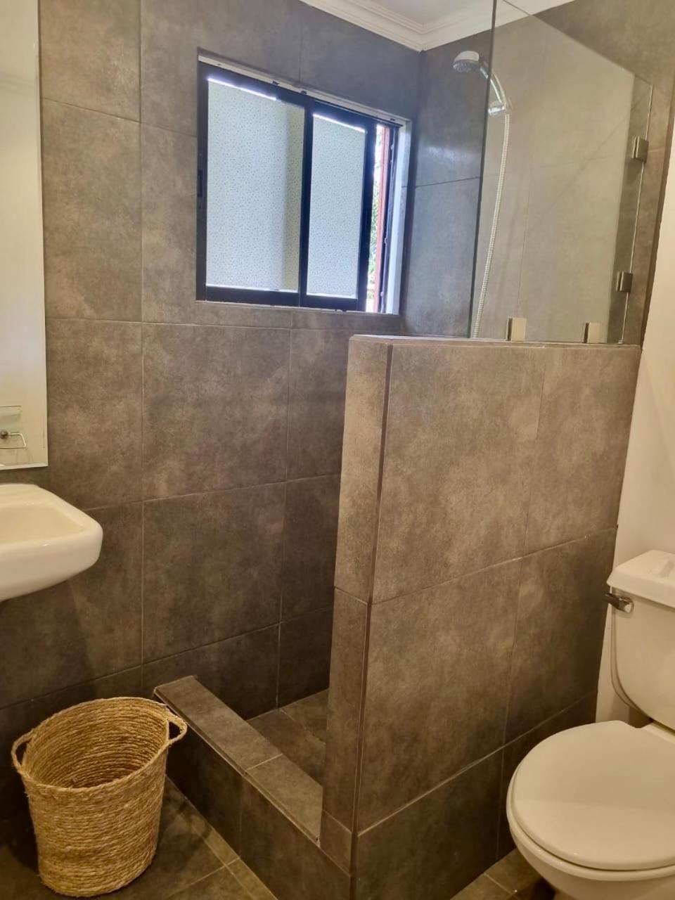Small Single Room photo 2