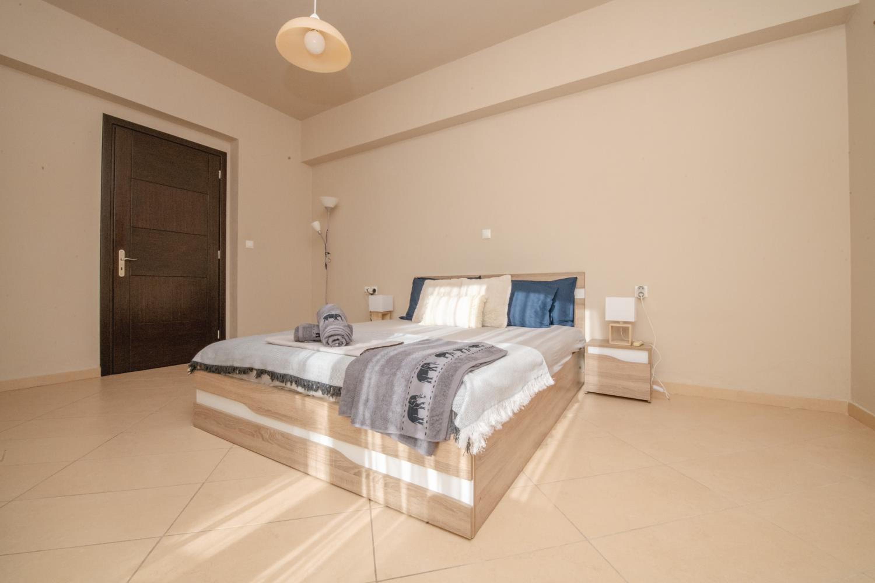 Three-Bedroom Villa photo 3