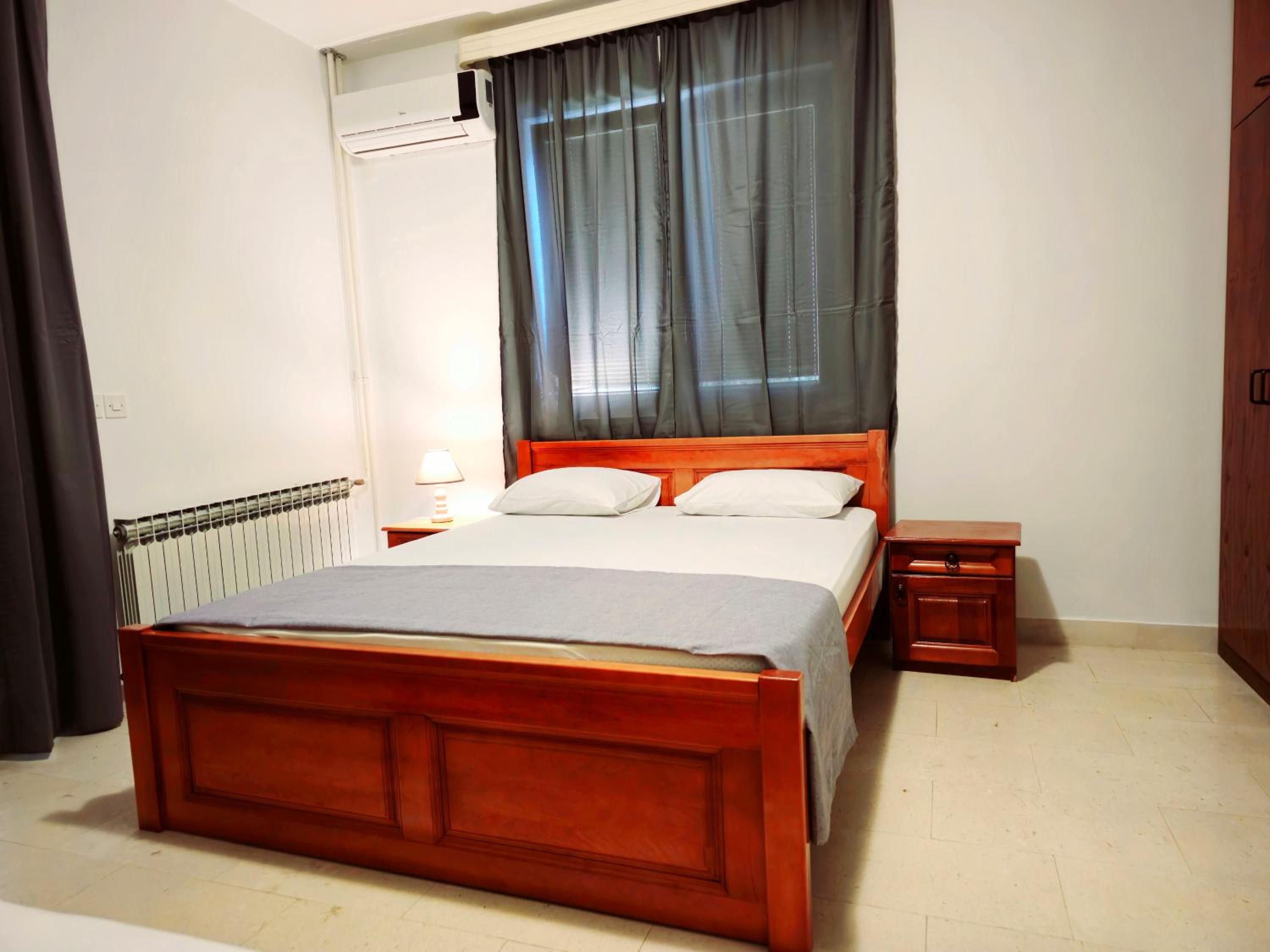 Three-Bedroom Apartment with Mountain View photo 1
