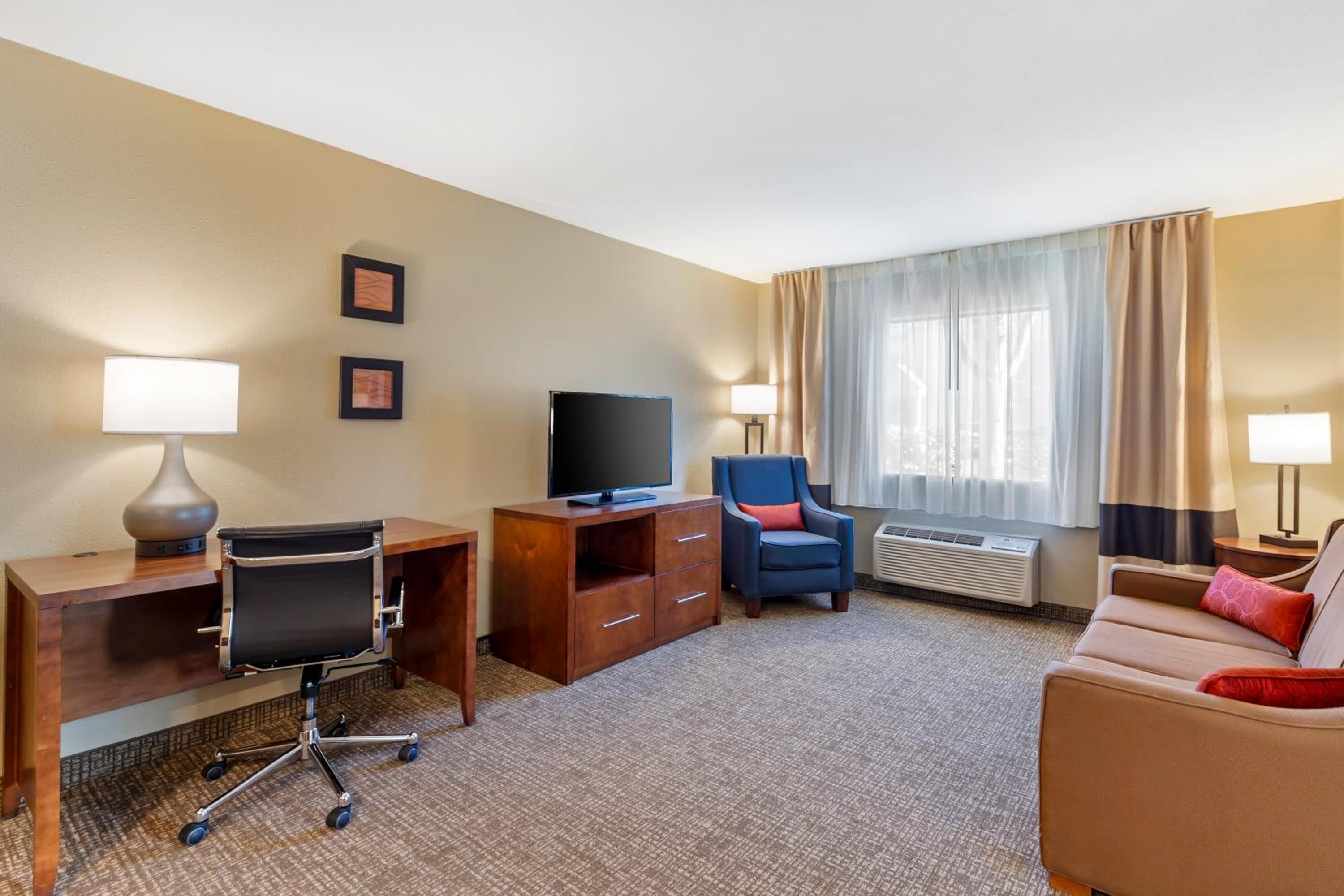 Two Bedroom King Suite - Accessible/Non-Smoking - Photo 2