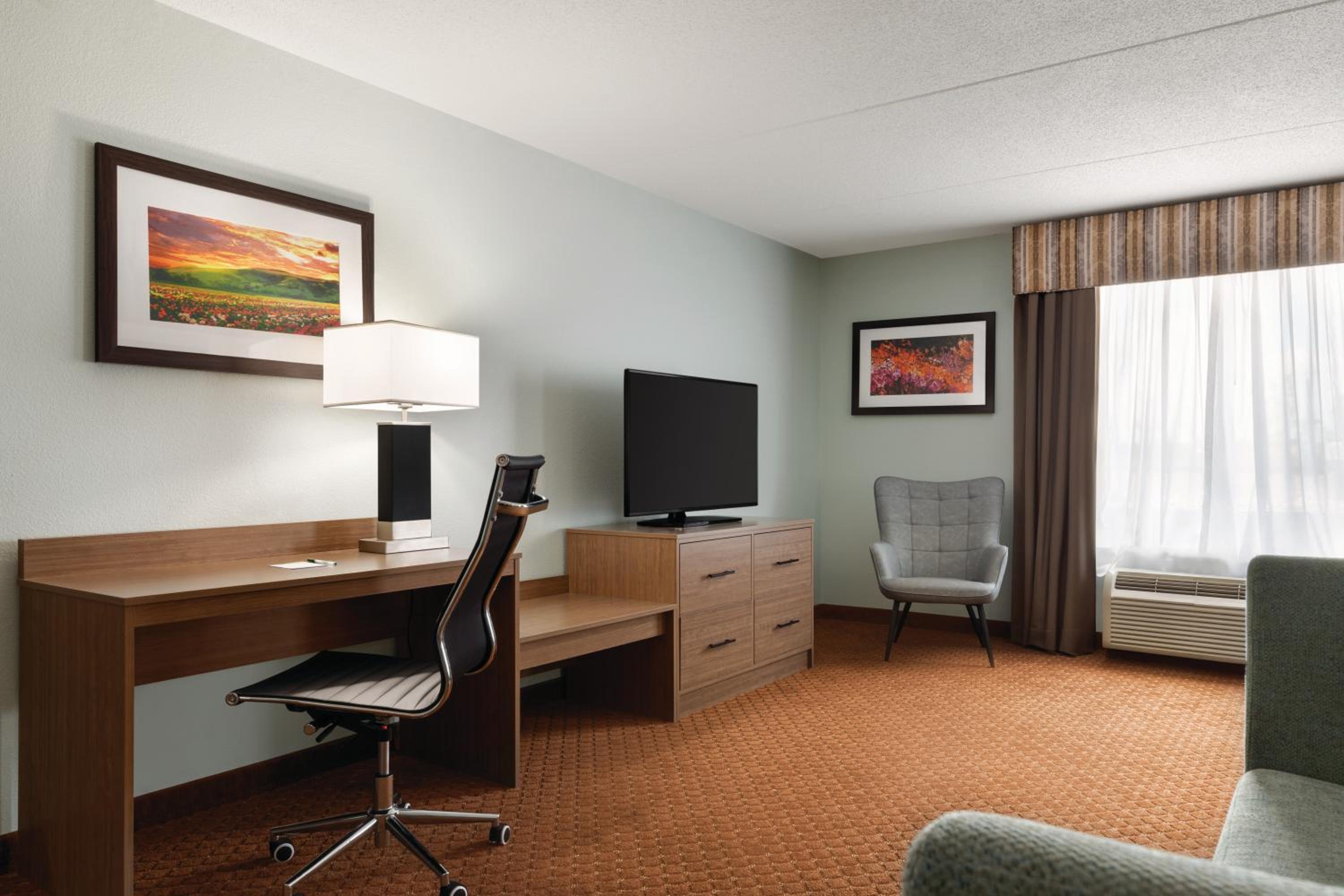 One-Bedroom King Suite - Non-Smoking - Photo 6