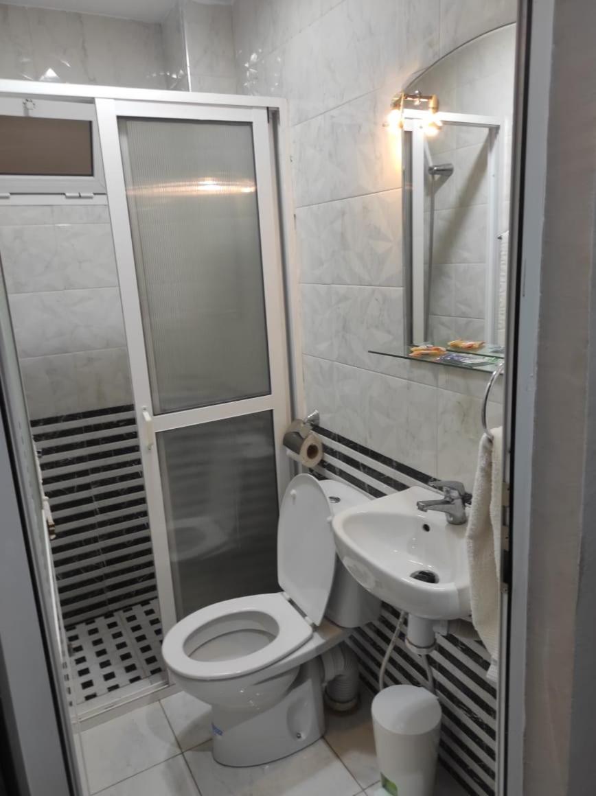 Twin Room with Shower photo 2