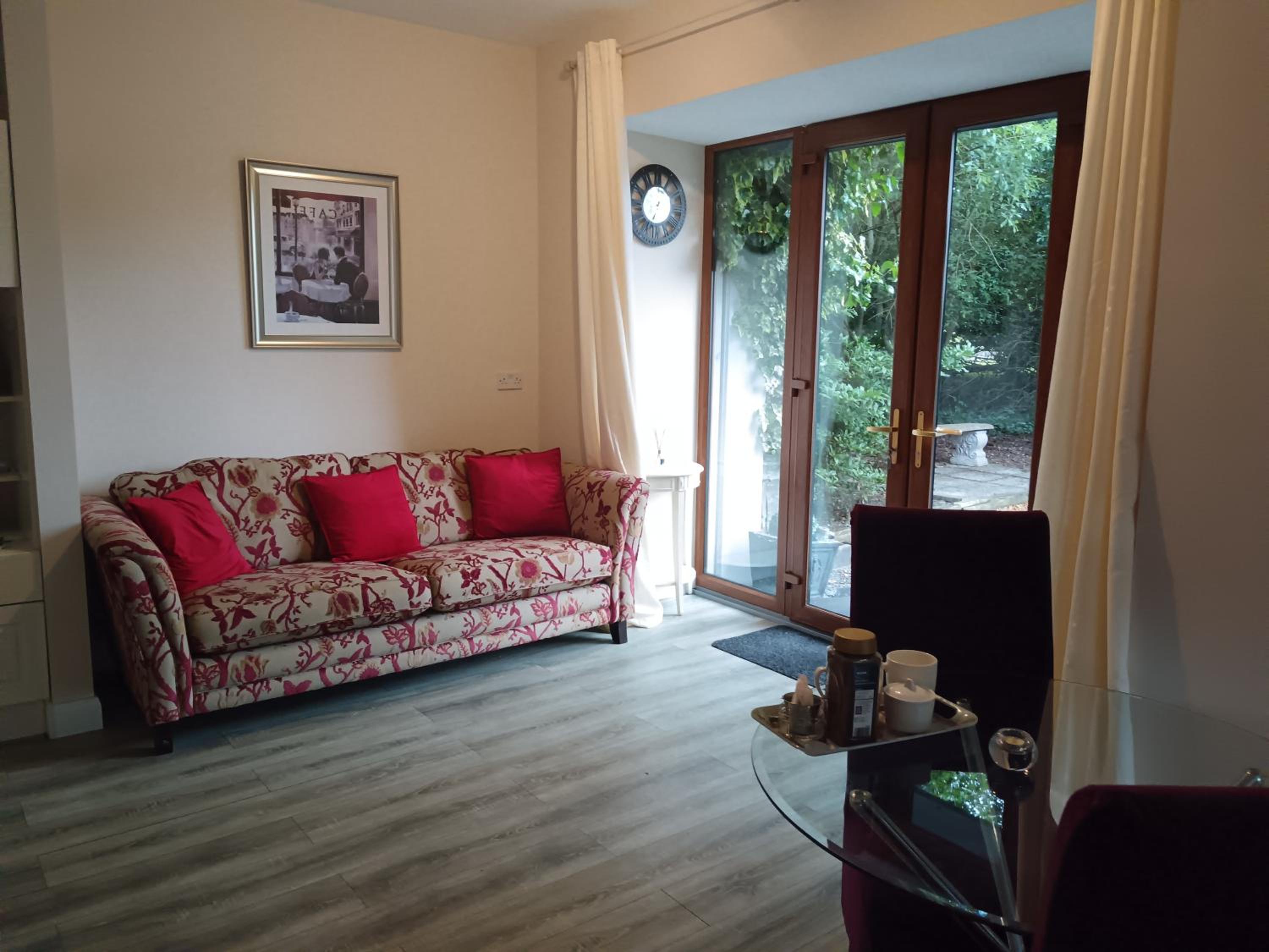 One-Bedroom Apartment - Photo 10
