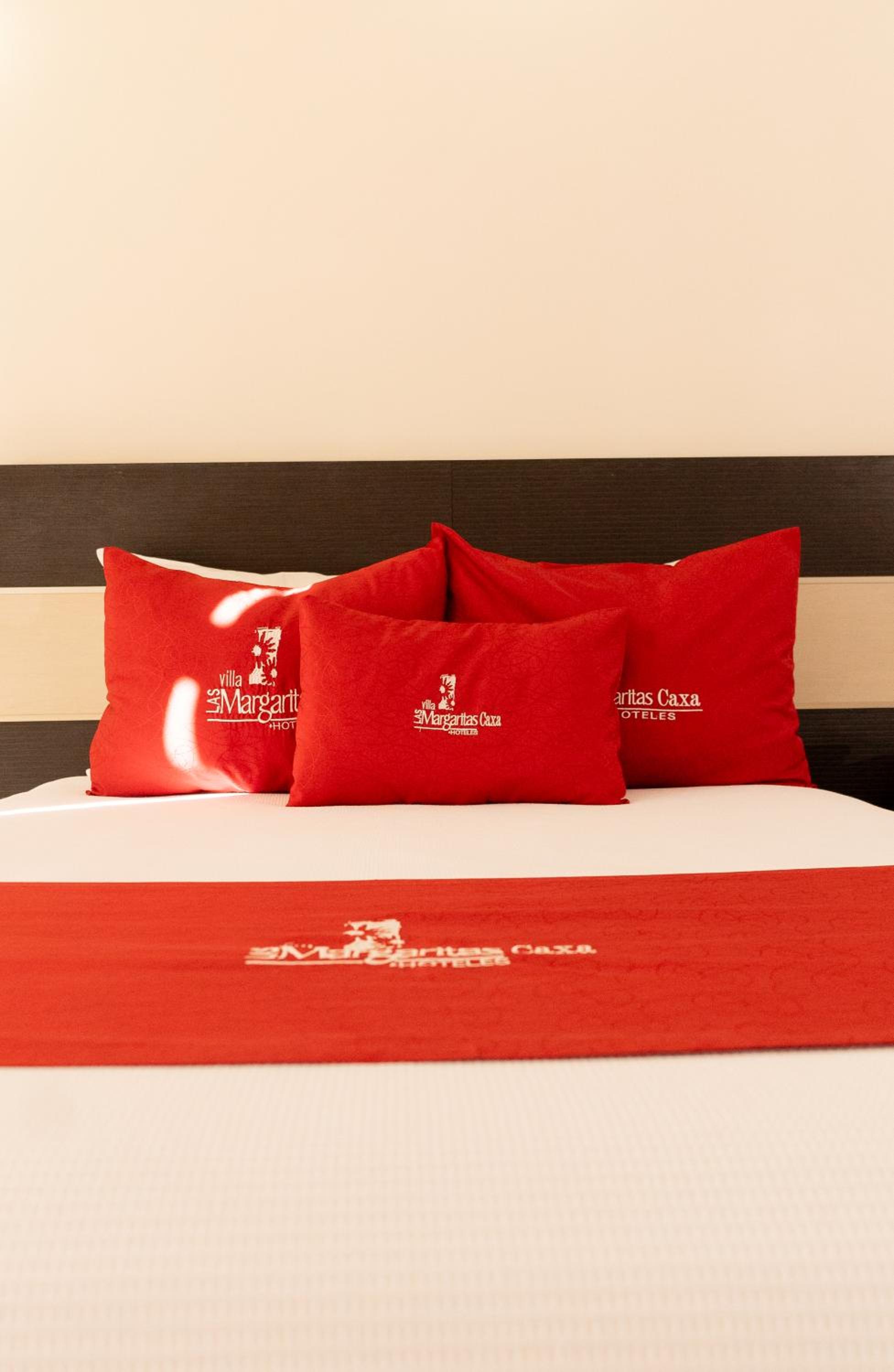 Superior King Room - Photo 4
