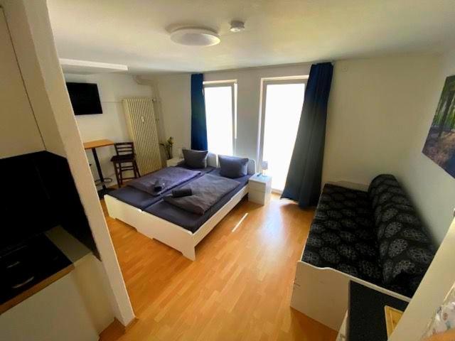 One-Bedroom Apartment photo 1
