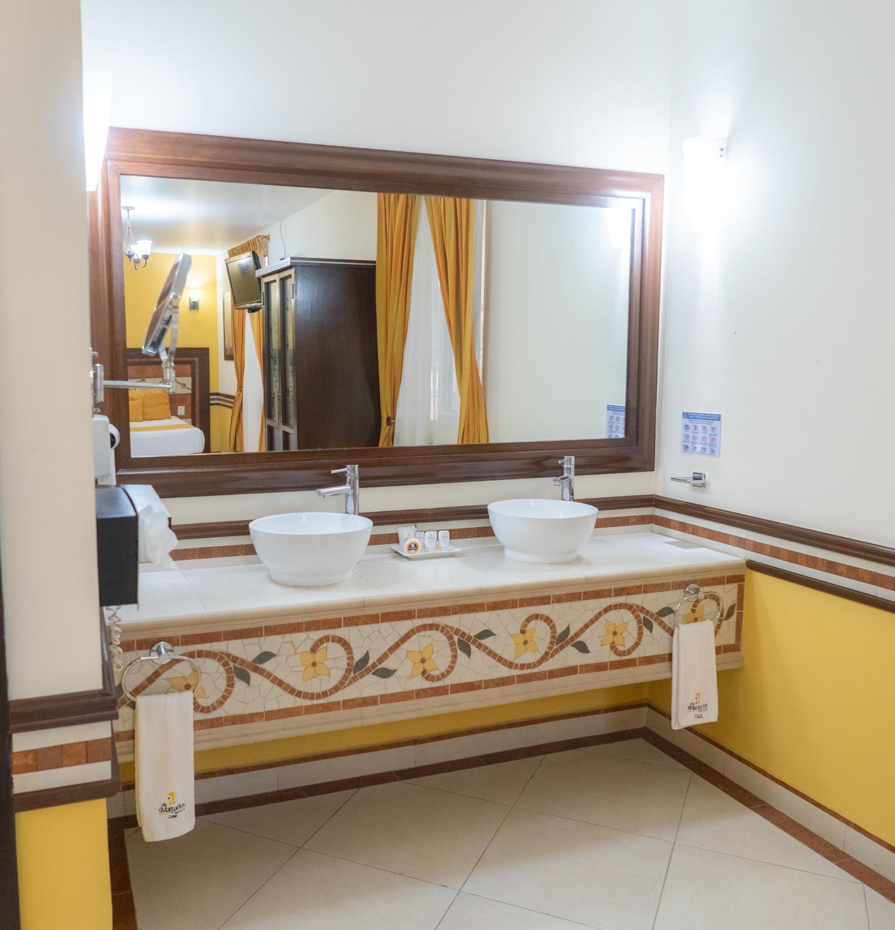 Family Suite - Photo 2
