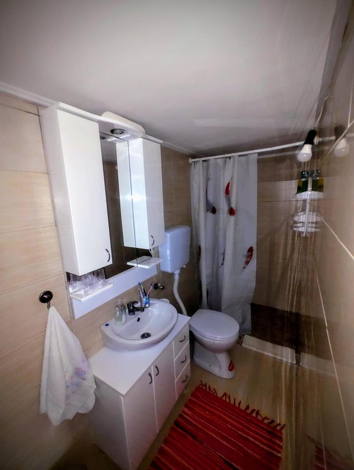 One-Bedroom House photo 3