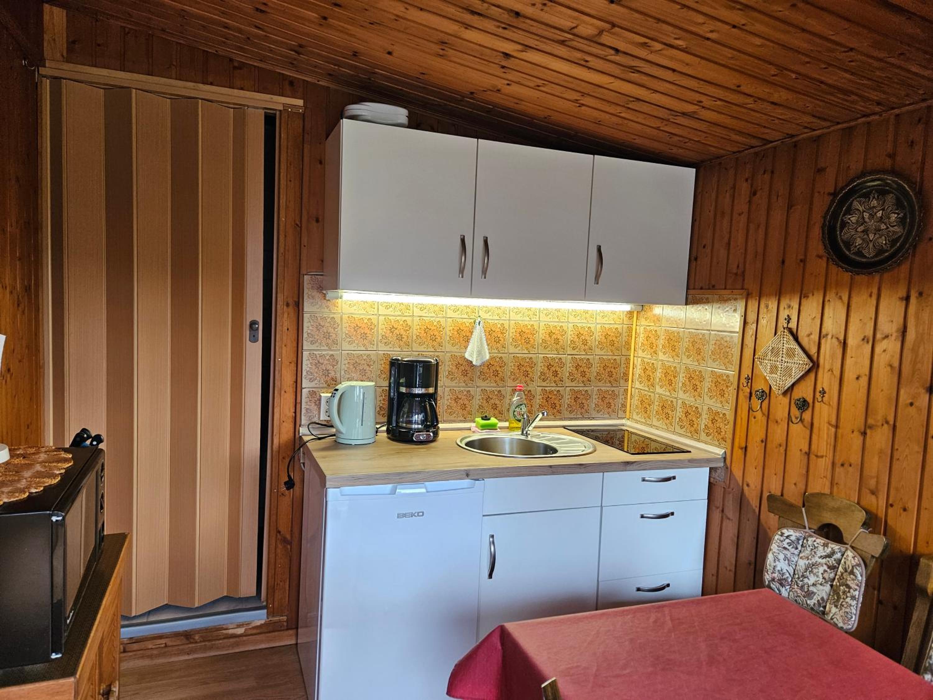 One-Bedroom House photo 2