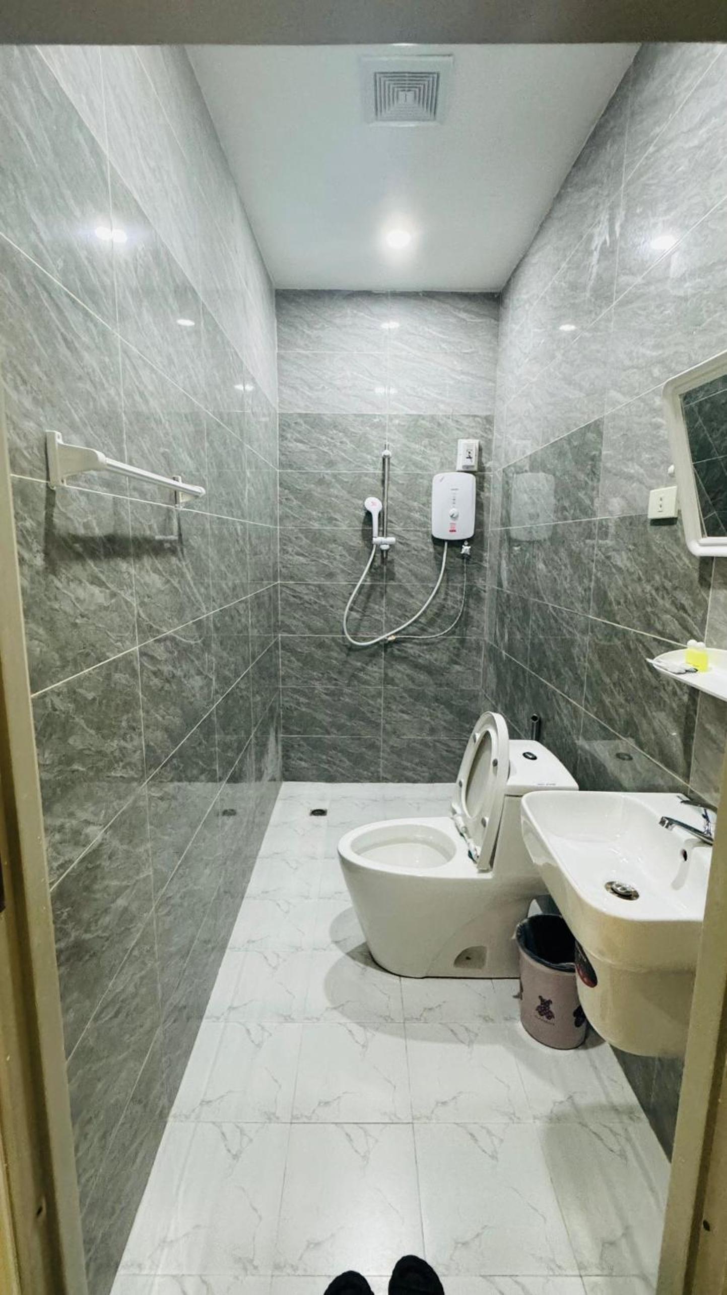 Double Room - Photo 11