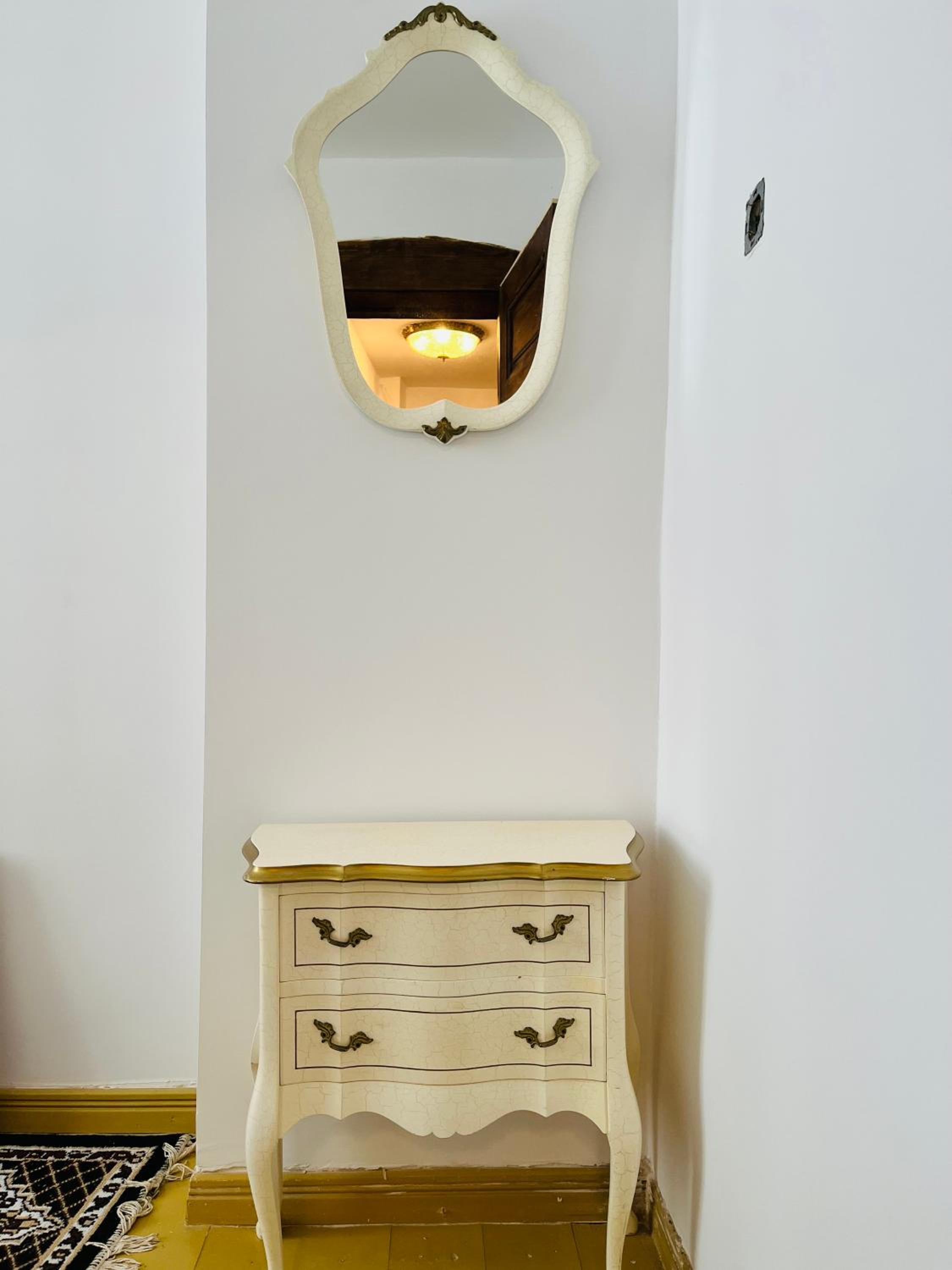 Single Room with Shared Bathroom photo 2