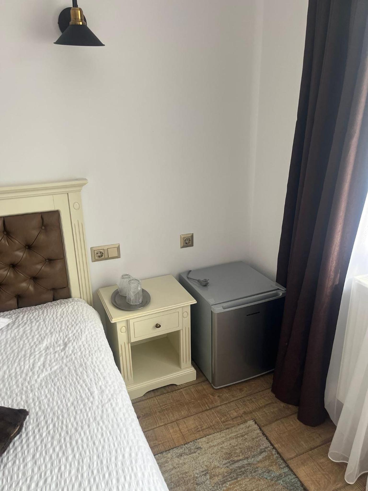 Double Room - Photo 2