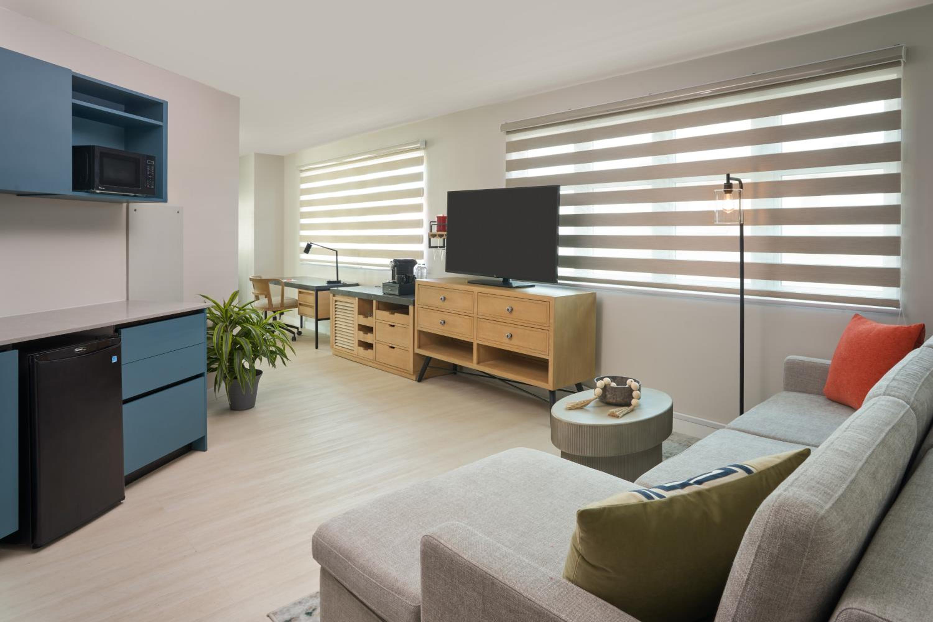 One-Bedroom Larger Suite - Photo 1