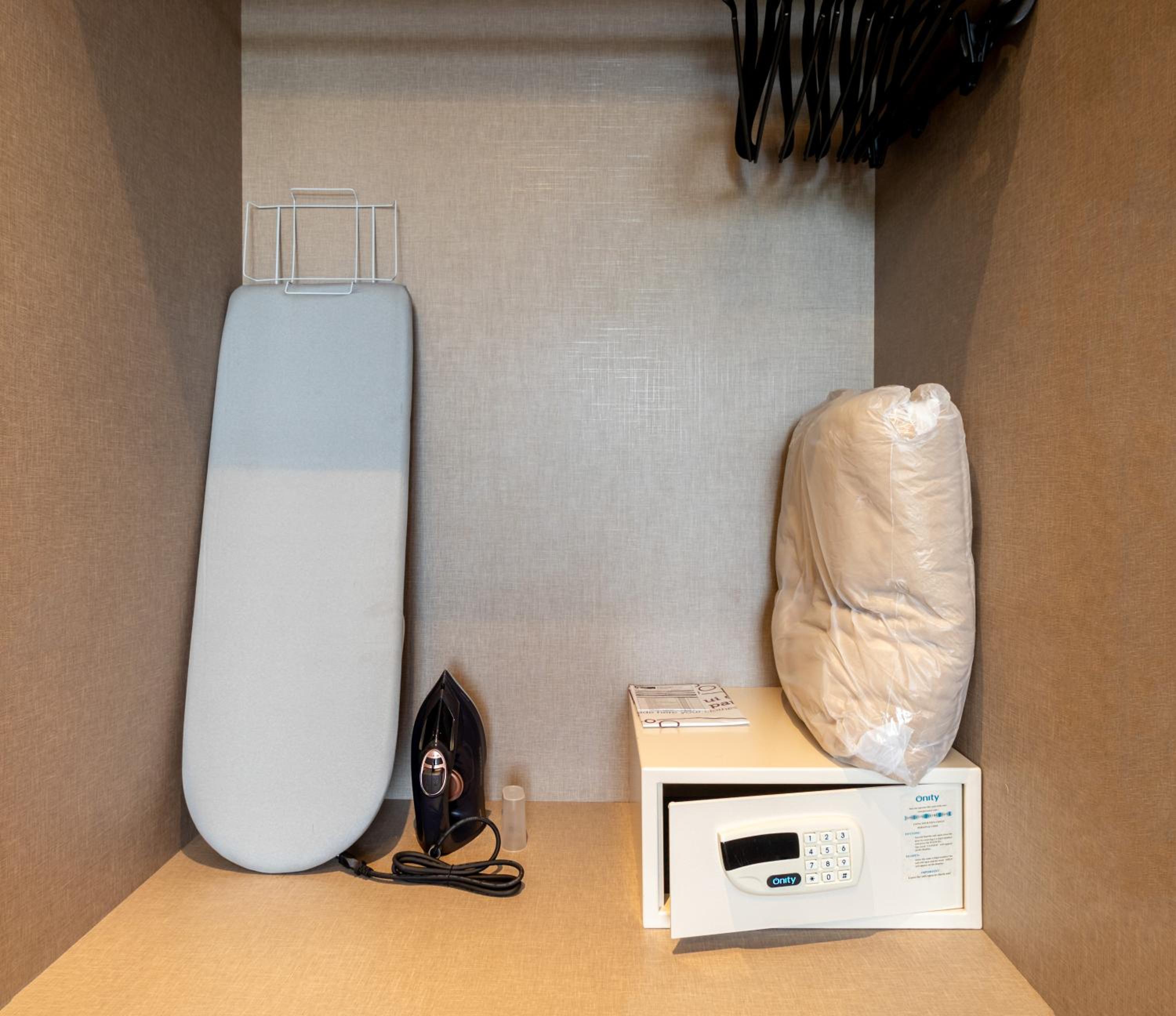 Standard Twin Room - Photo 8