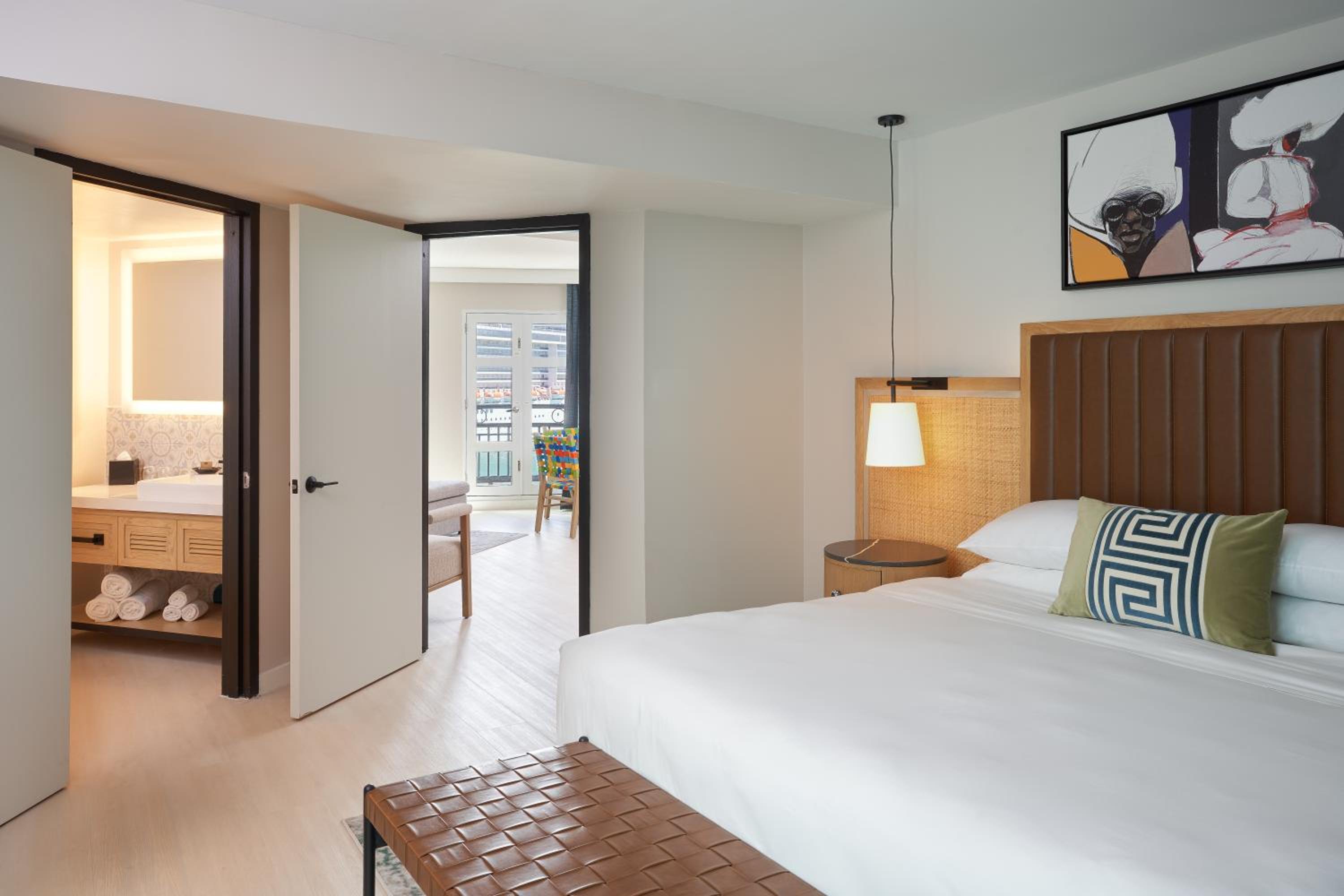 One-Bedroom Larger Suite - Photo 9