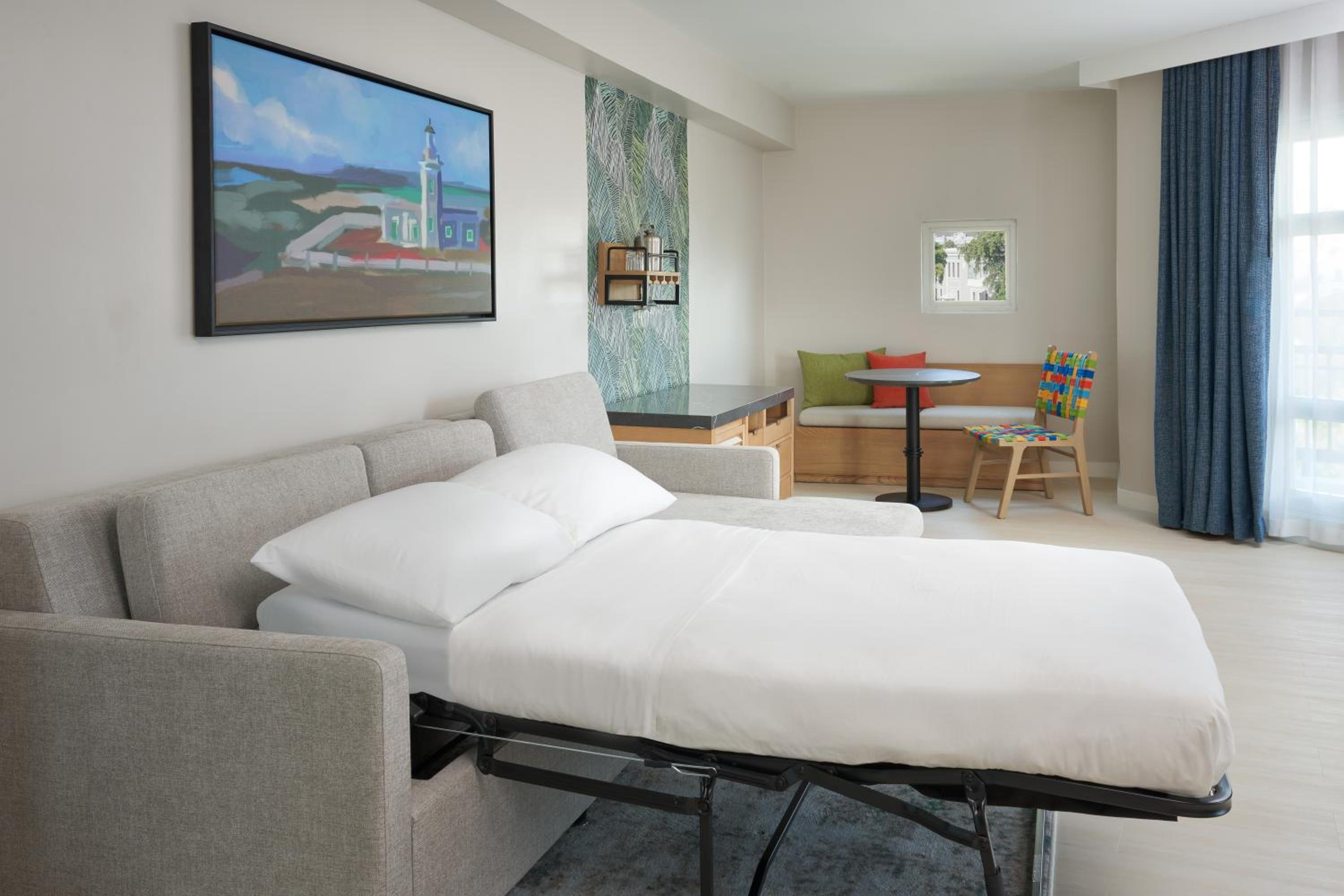 One-Bedroom Junior Suite - Photo 11
