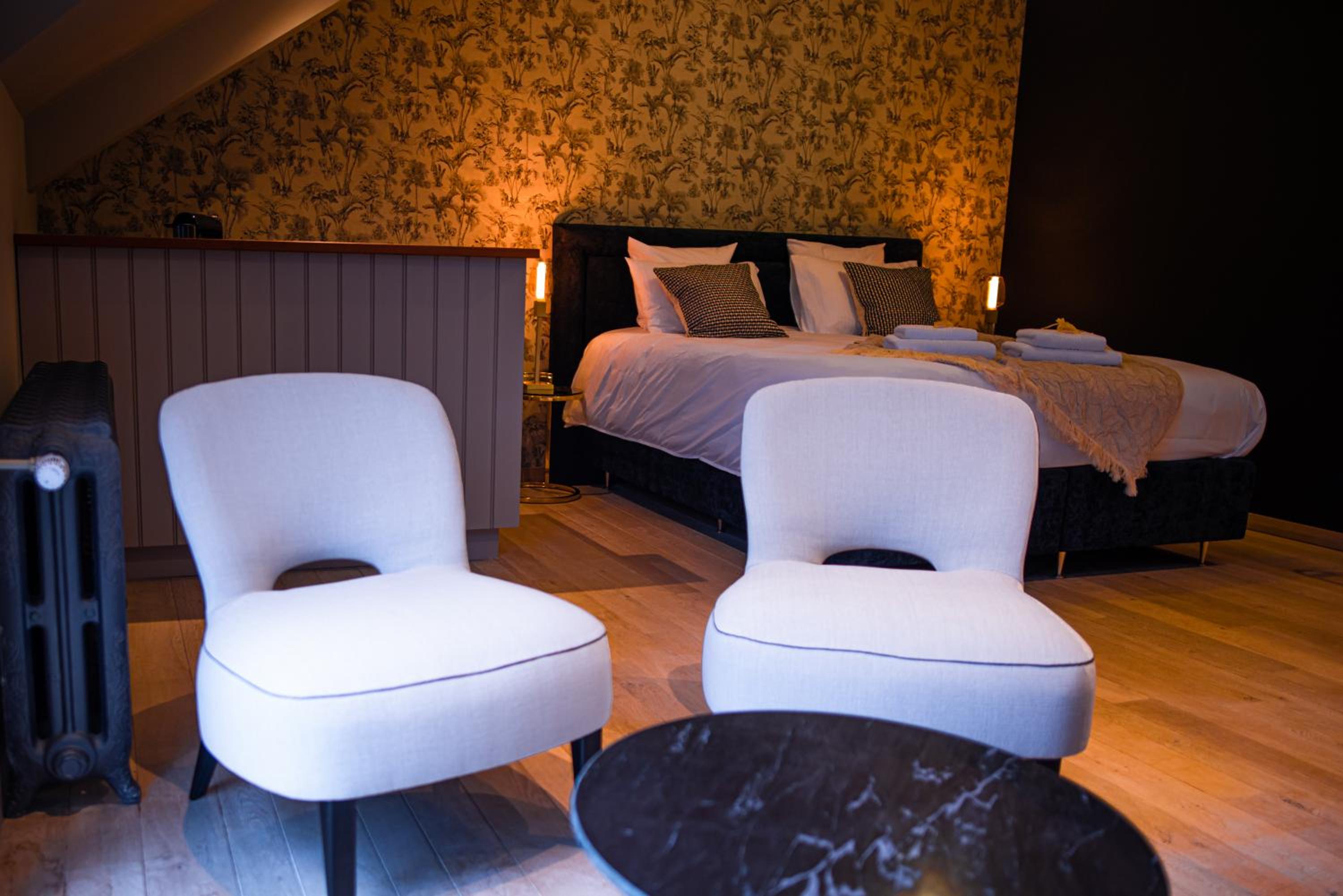 Deluxe King Room photo 3