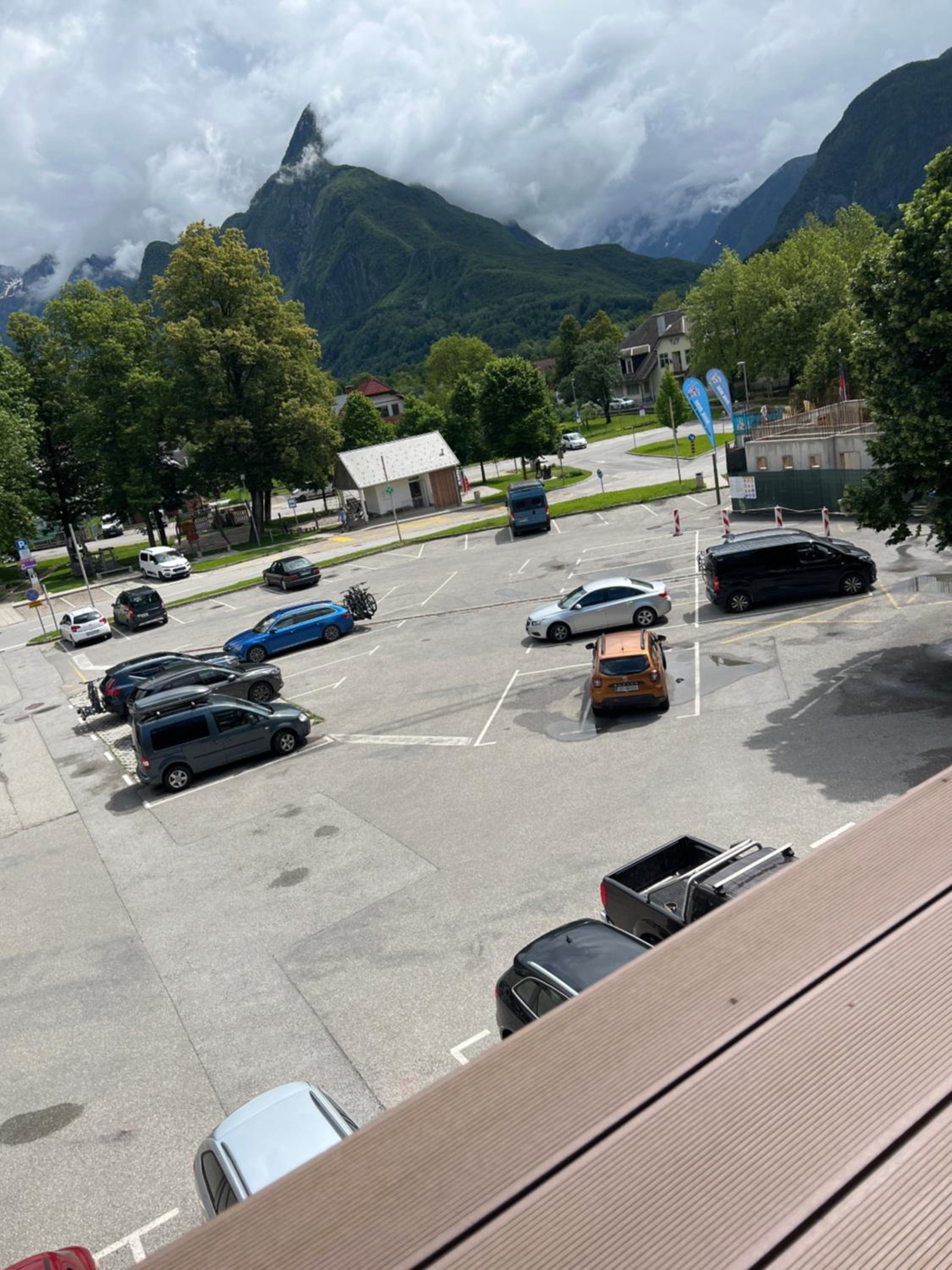 Apartment with Mountain View photo 2