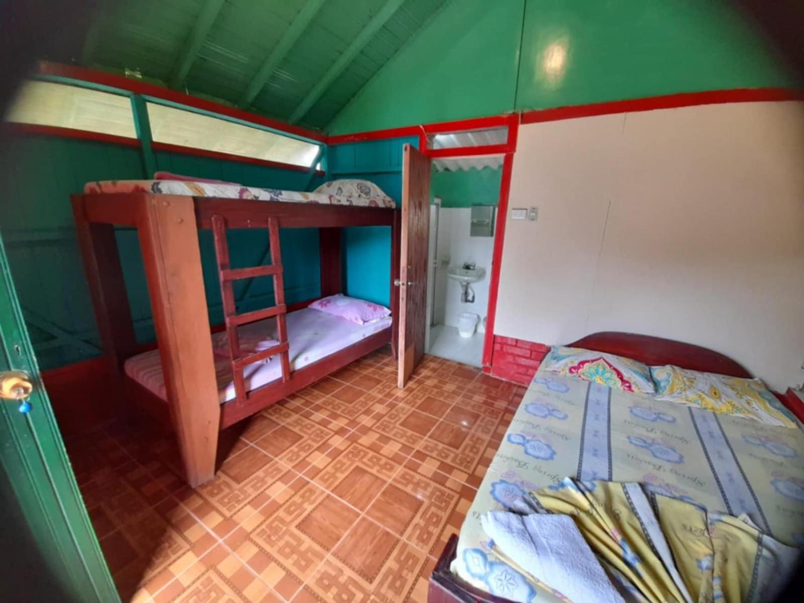 Quadruple Room With Private Bathroom photo 1