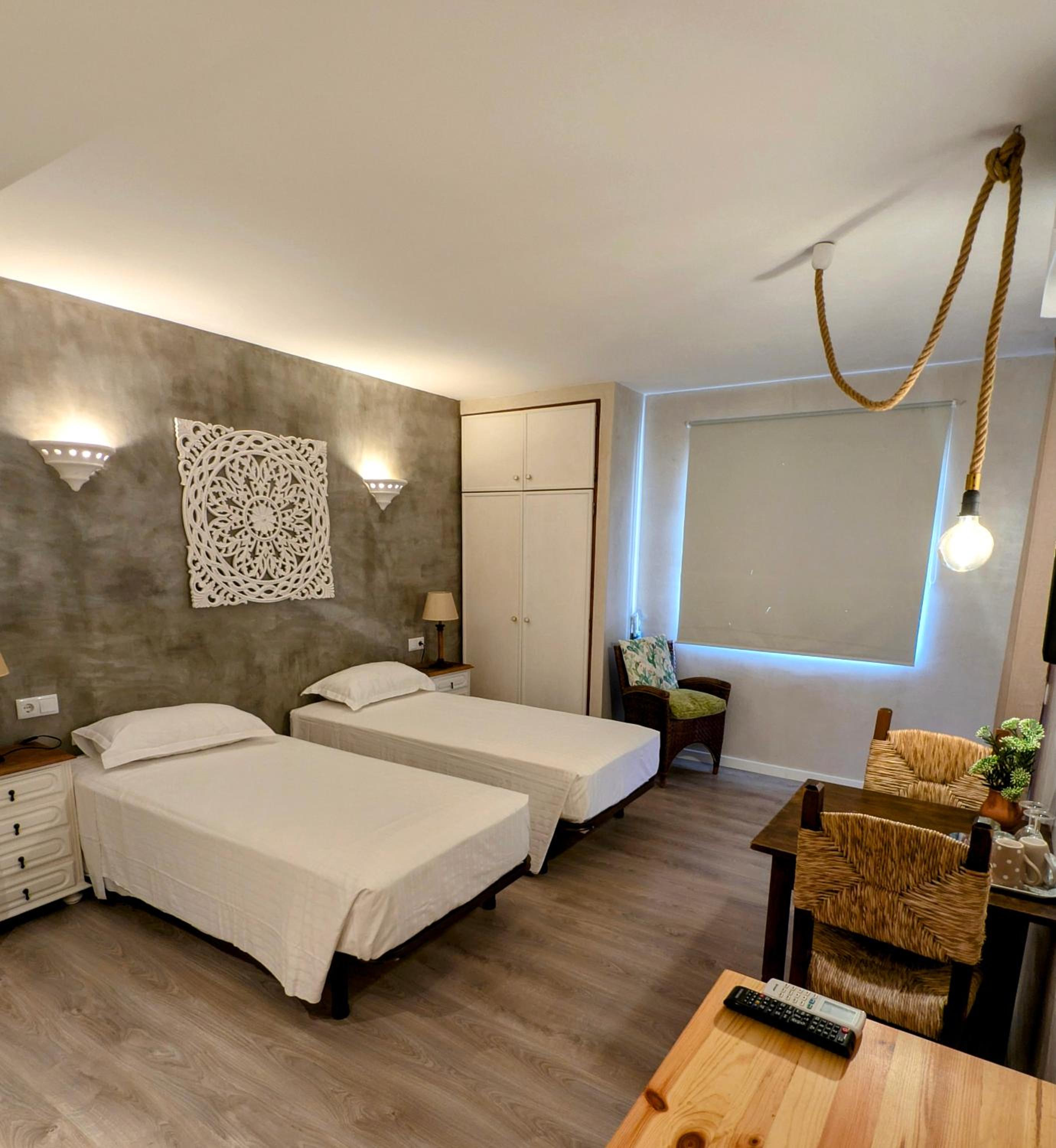 Budget Triple Room - Photo 4